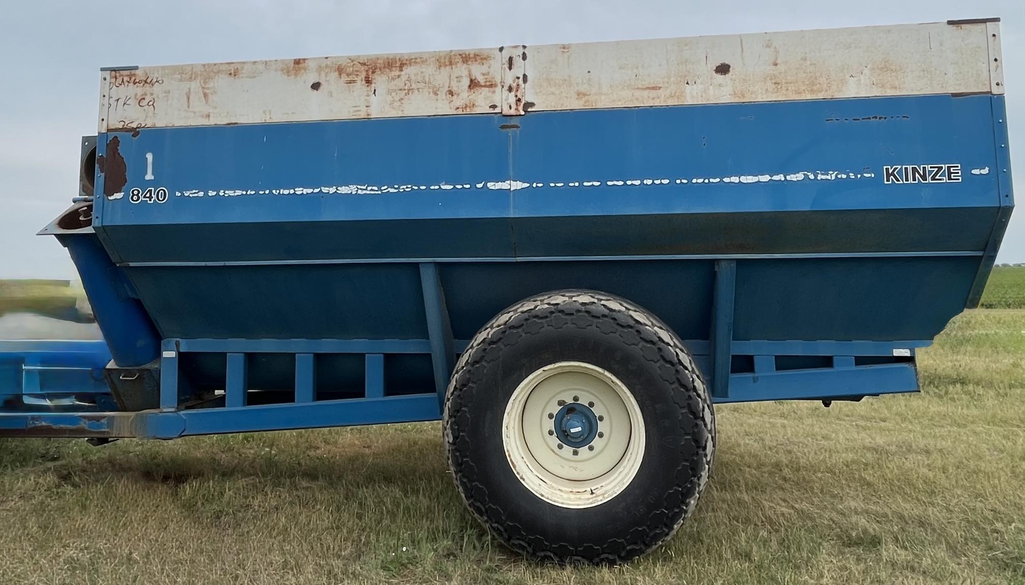 1993 KINZE 840 - view 3 of 15