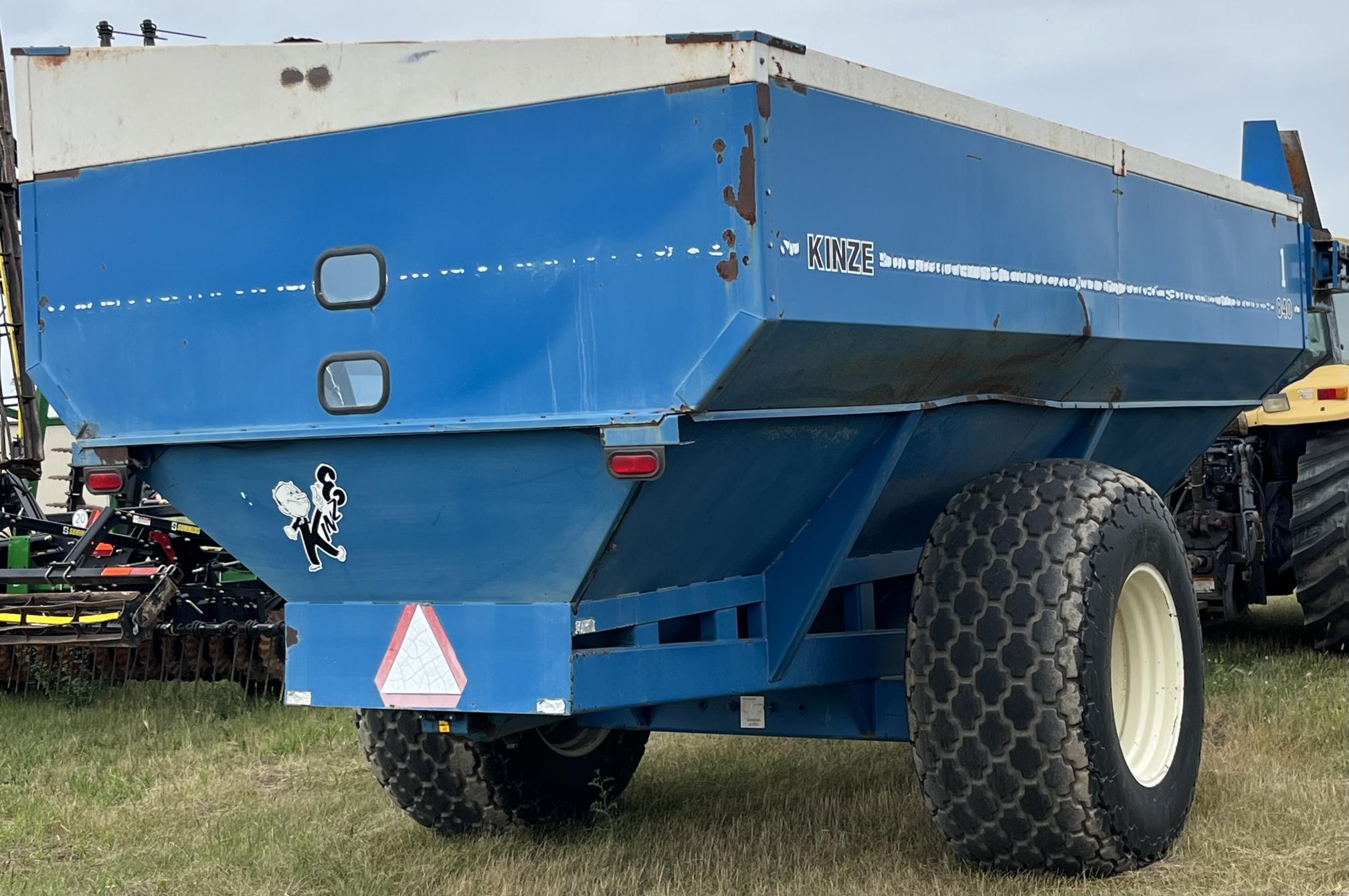 1993 KINZE 840 - Image 5