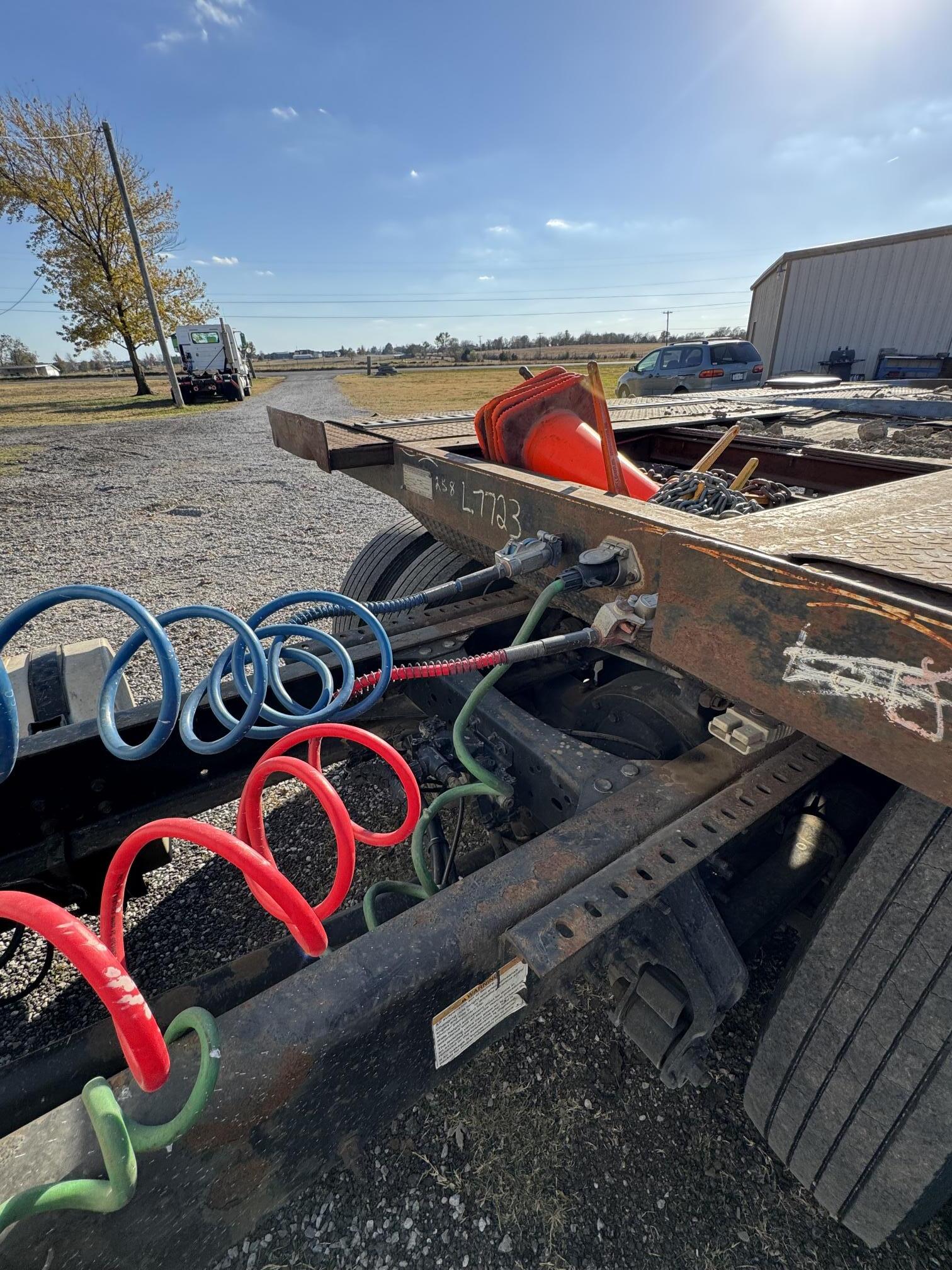 2006 VOLVO VNL42T - Image 10
