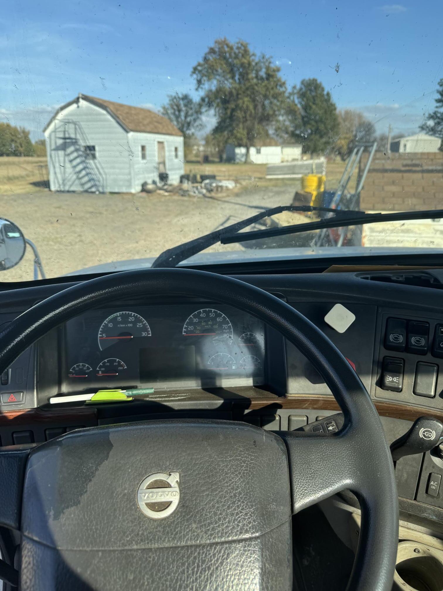 2006 VOLVO VNL42T - Image 15