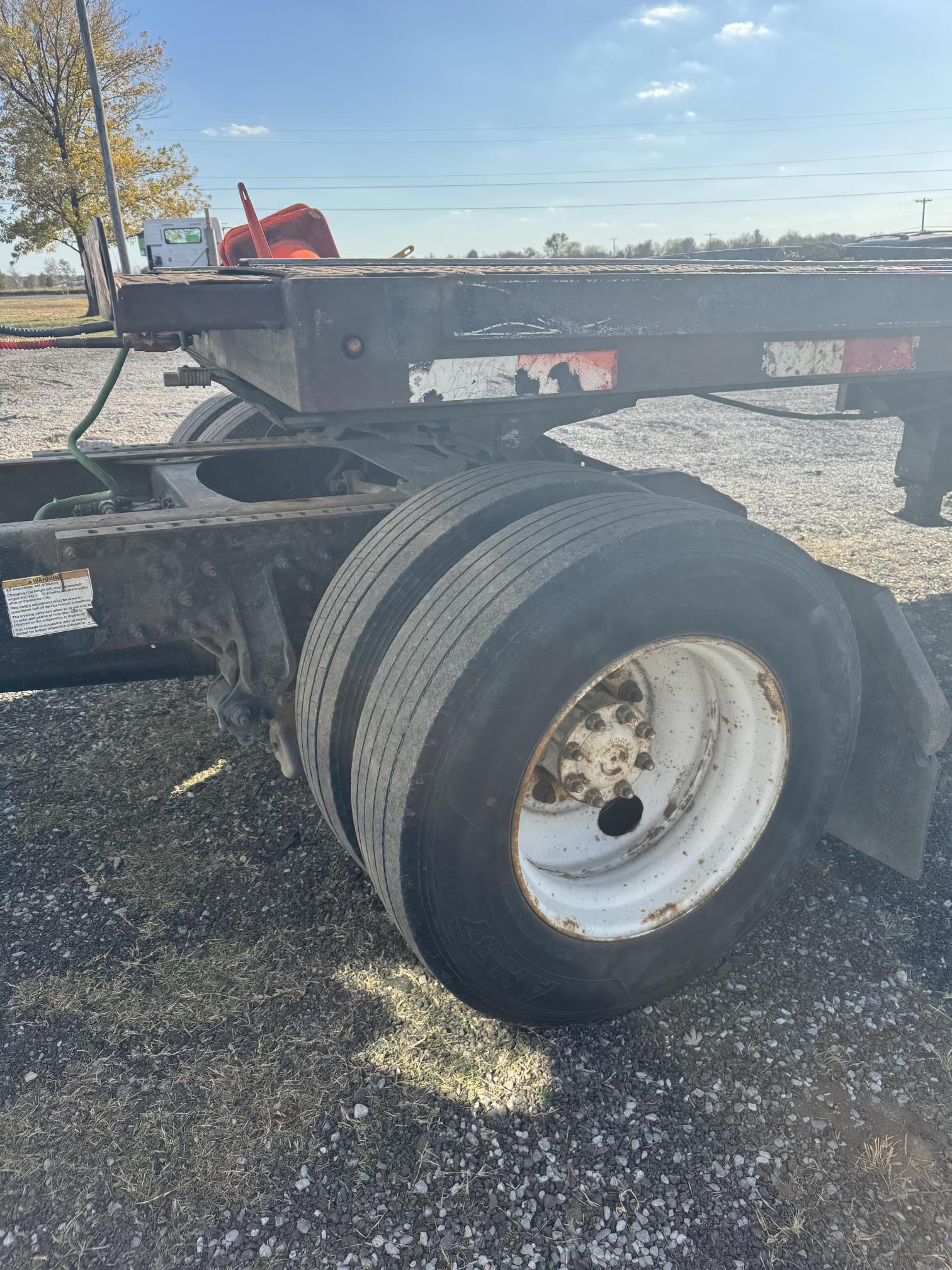 2006 VOLVO VNL42T - Image 21