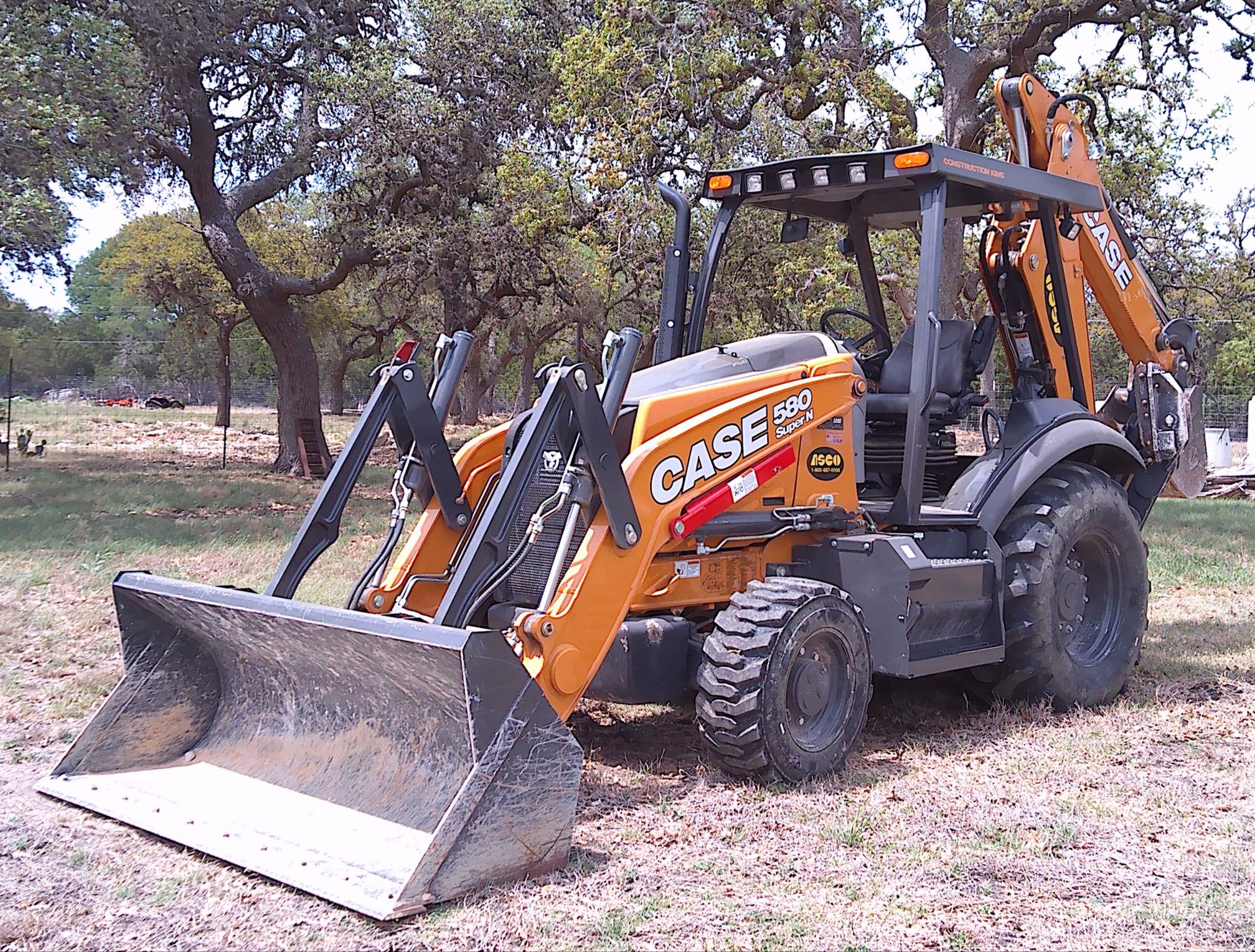 2024 CASE 580SN - view 3 of 26