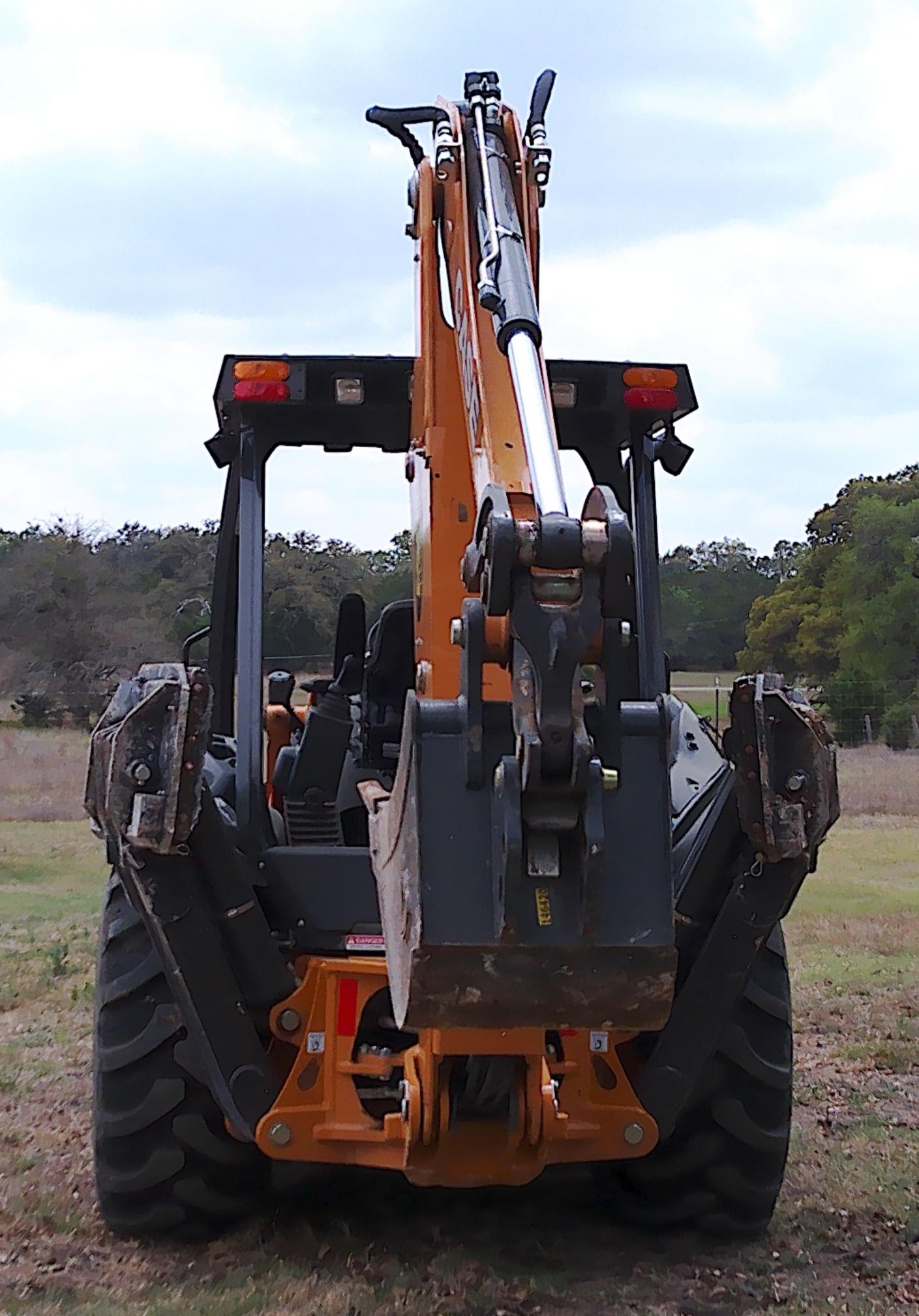 2024 CASE 580SN - view 7 of 26