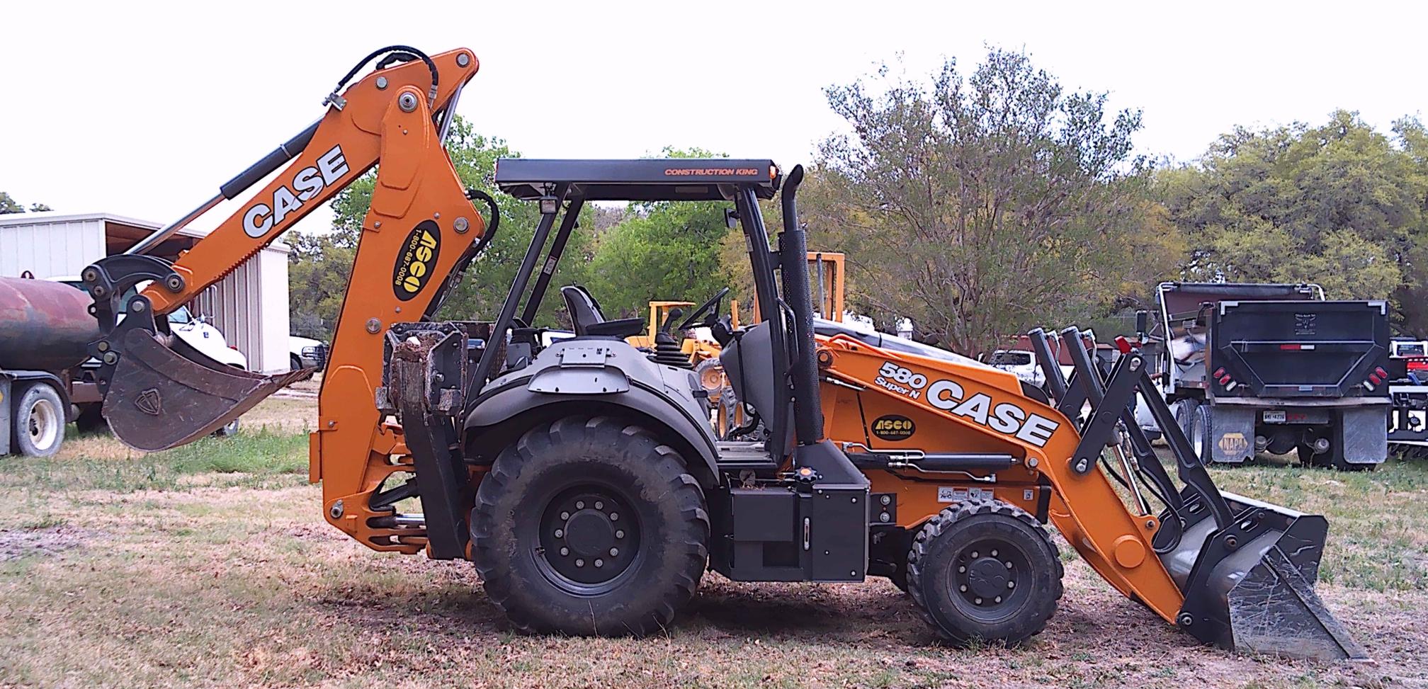 2024 CASE 580SN - view 4 of 26