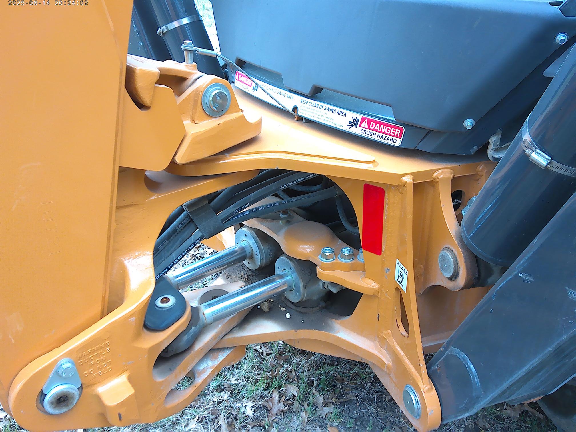 2024 CASE 580SN - view 13 of 26