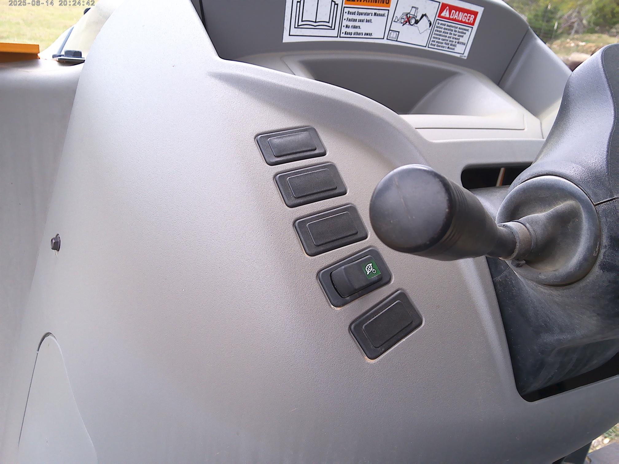 2024 CASE 580SN - view 18 of 26