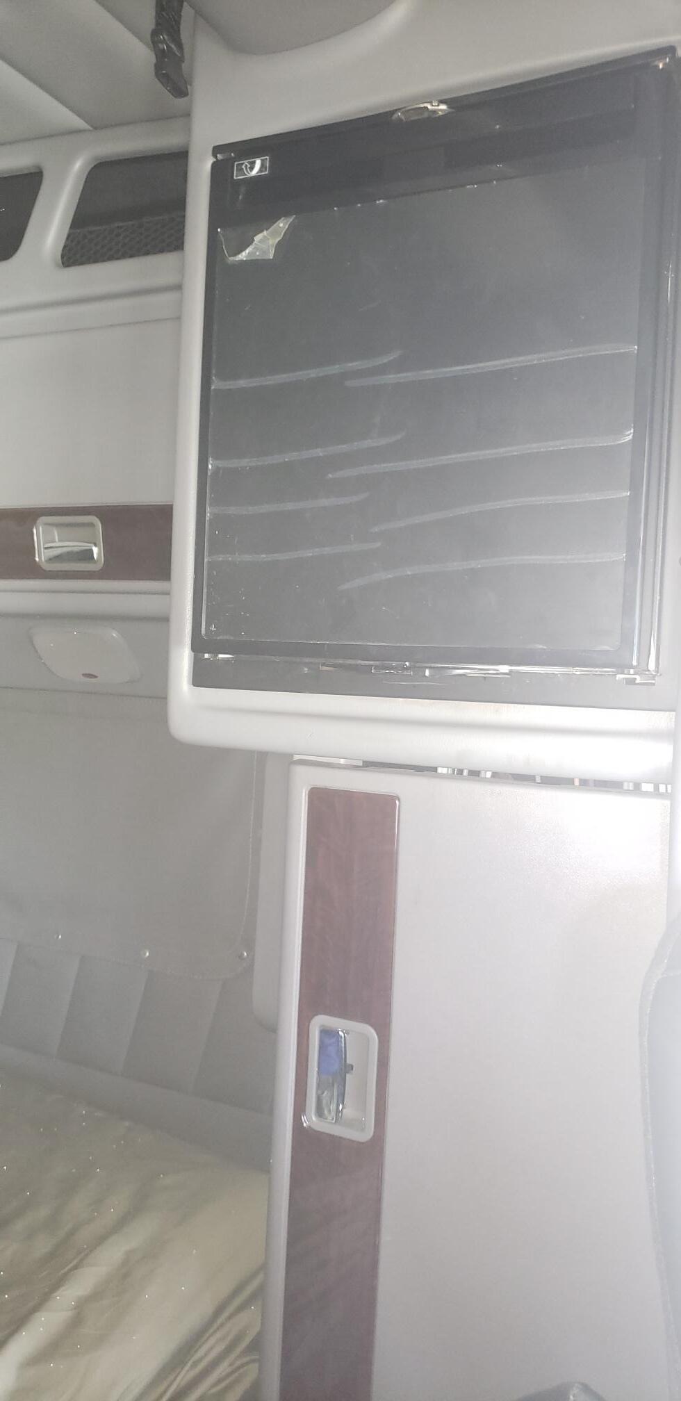 2024 PETERBILT 389 - Image 22