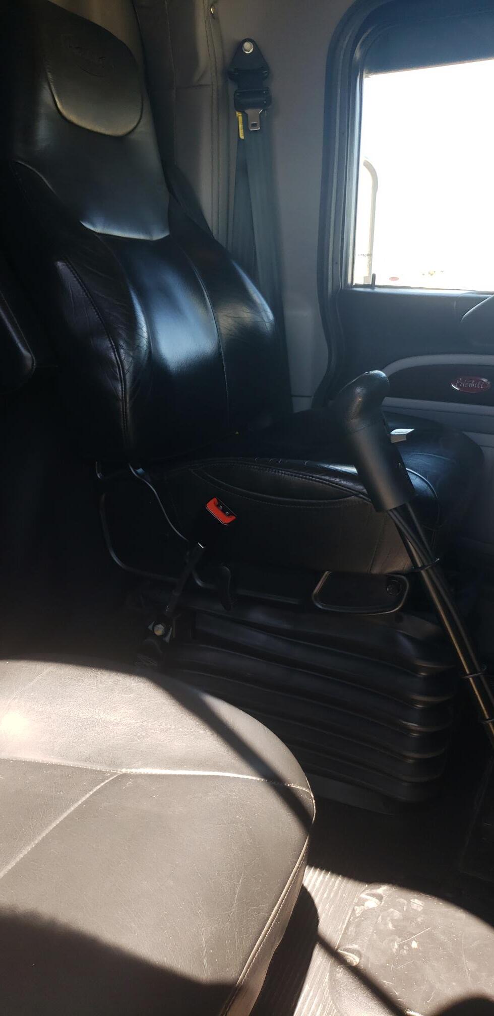 2024 PETERBILT 389 - Image 28