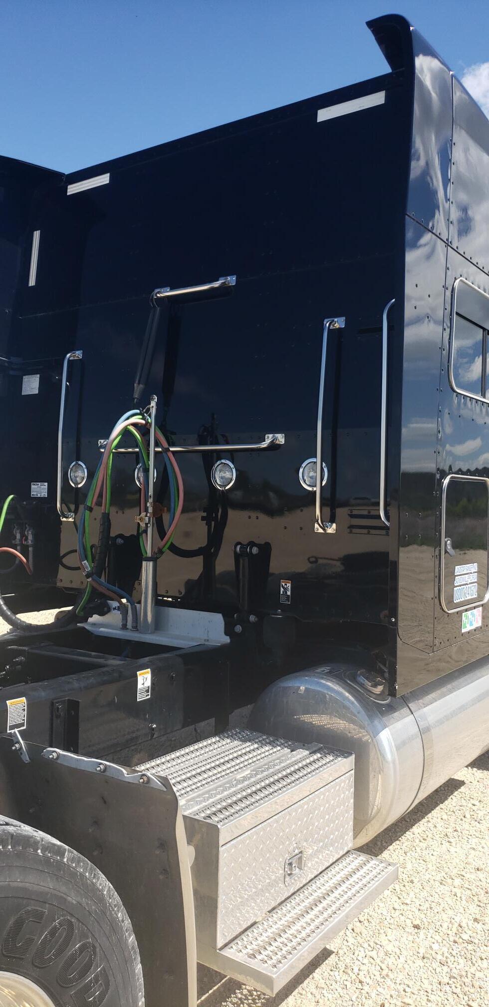 2024 PETERBILT 389 - Image 8