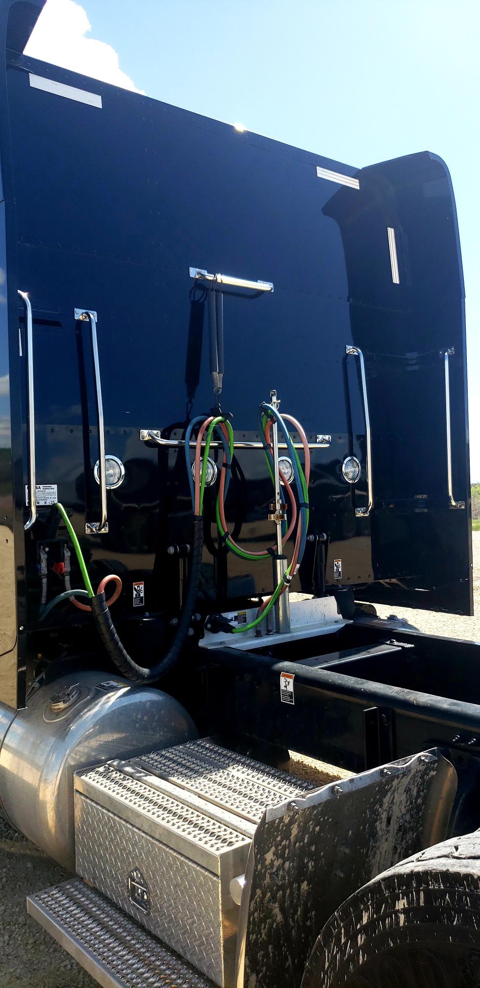 2024 PETERBILT 389 - Image 11