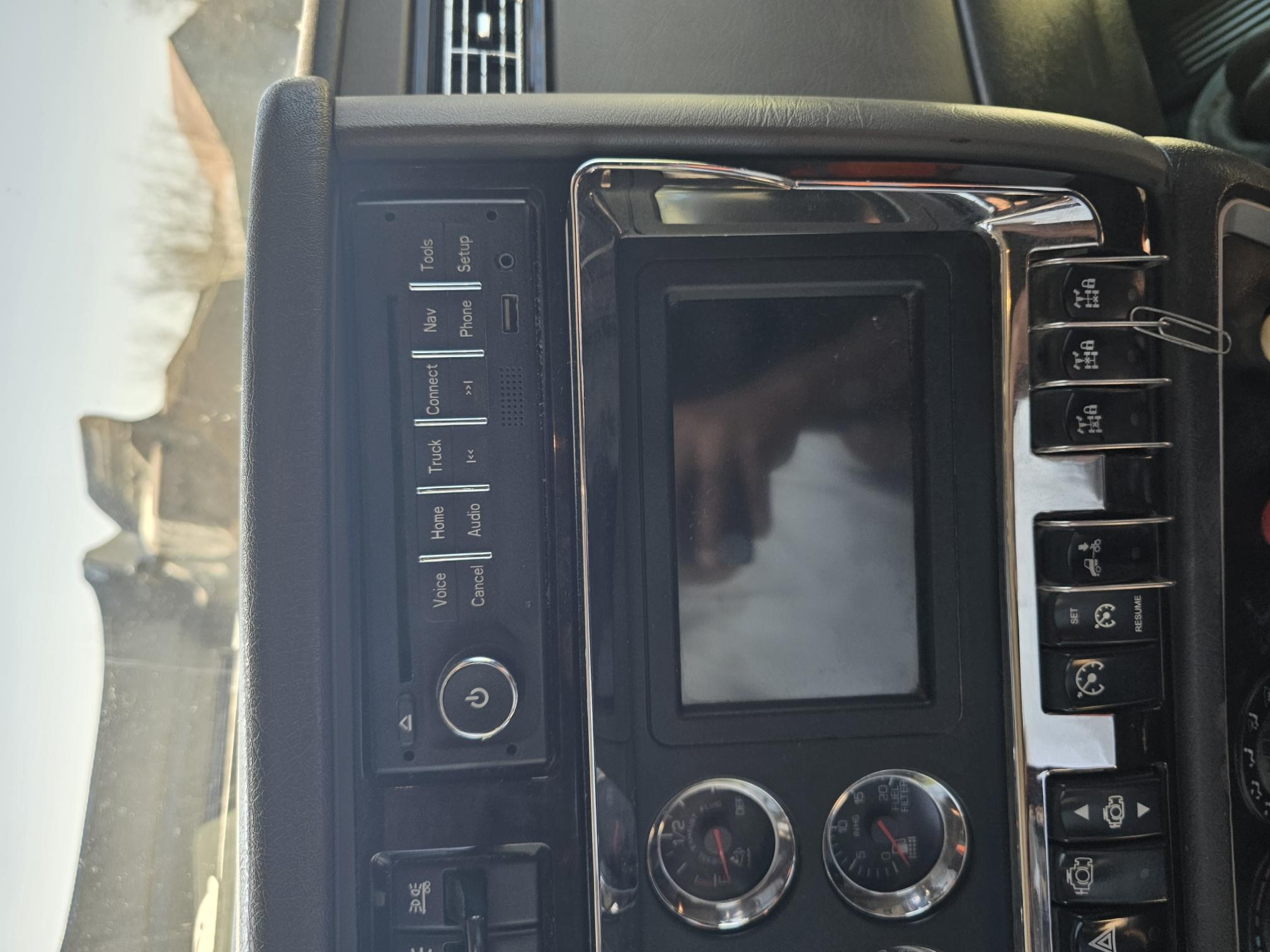 2015 KENWORTH W900 - Image 28