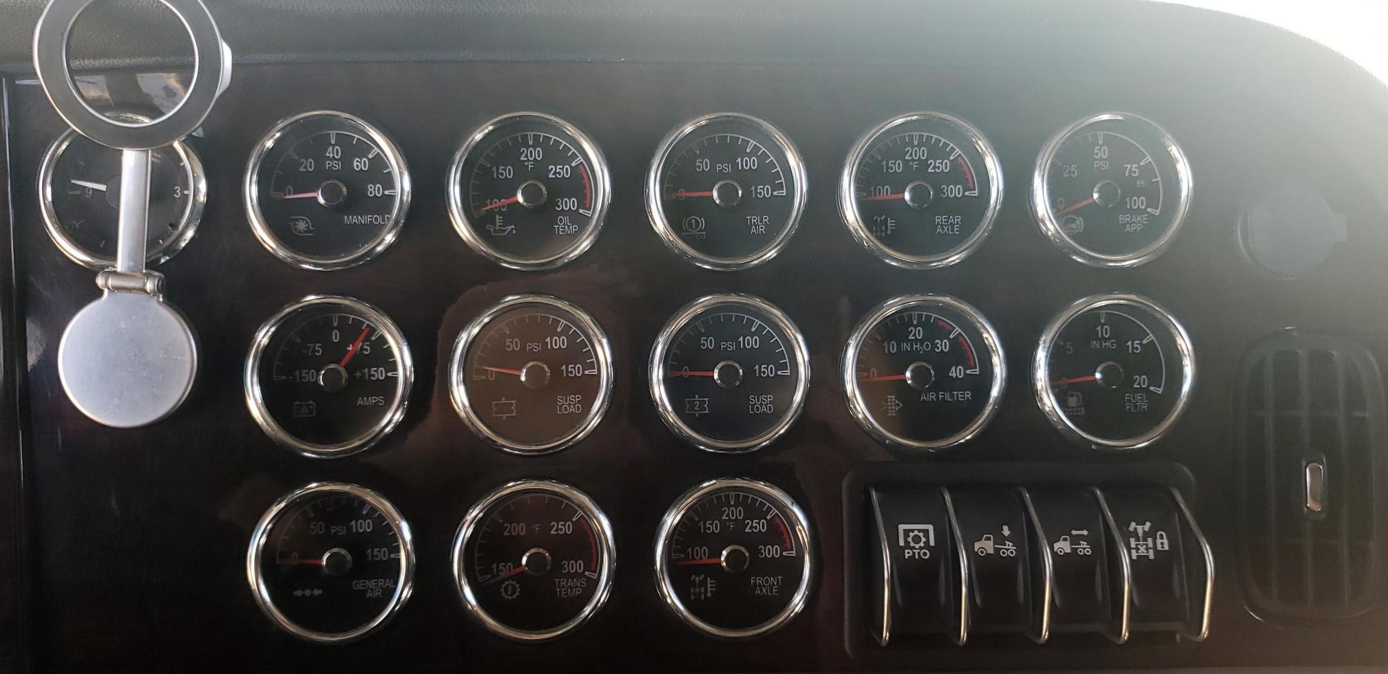 2015 KENWORTH W900 - Image 10