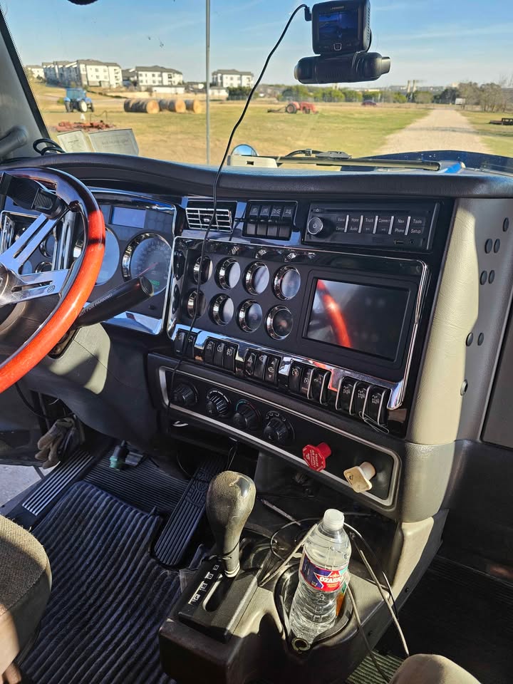 2015 KENWORTH W900 - Image 23