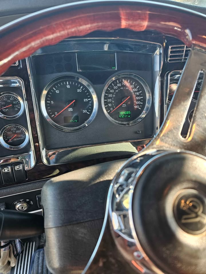 2015 KENWORTH W900 - Image 21