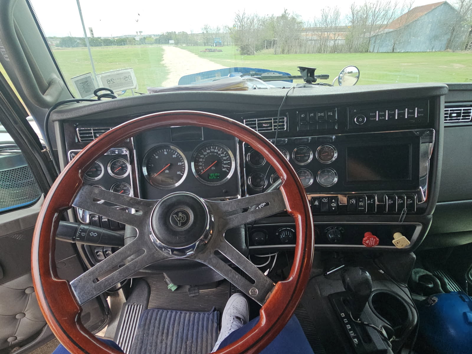 2015 KENWORTH W900 - Image 20