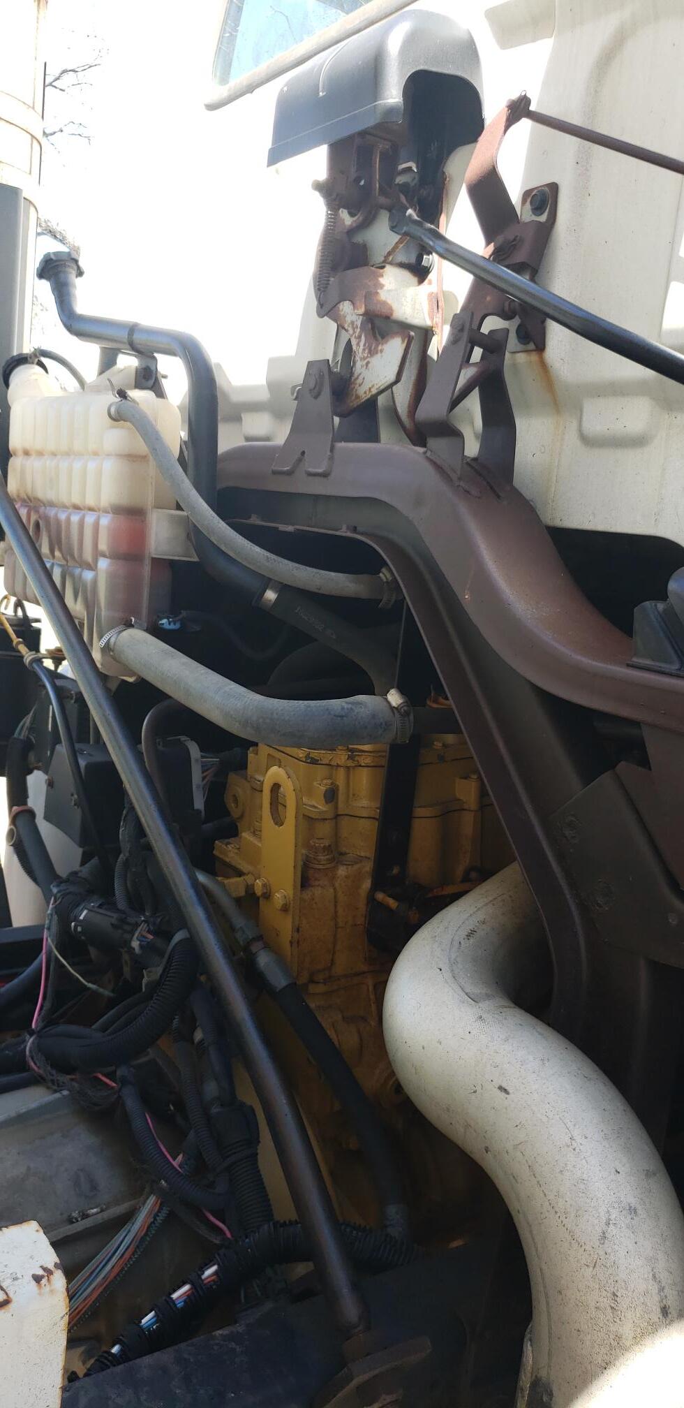 1999 GMC T7500 - view 12 of 40