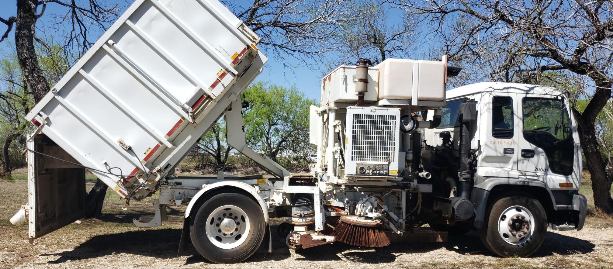 1999 GMC T7500 - Image 4