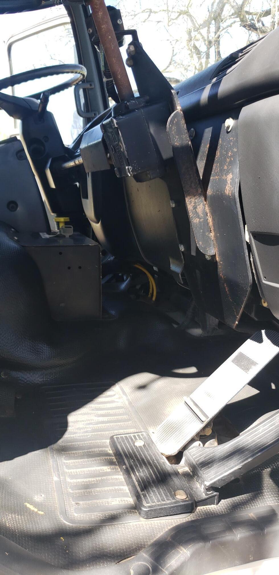 1999 GMC T7500 - Image 28