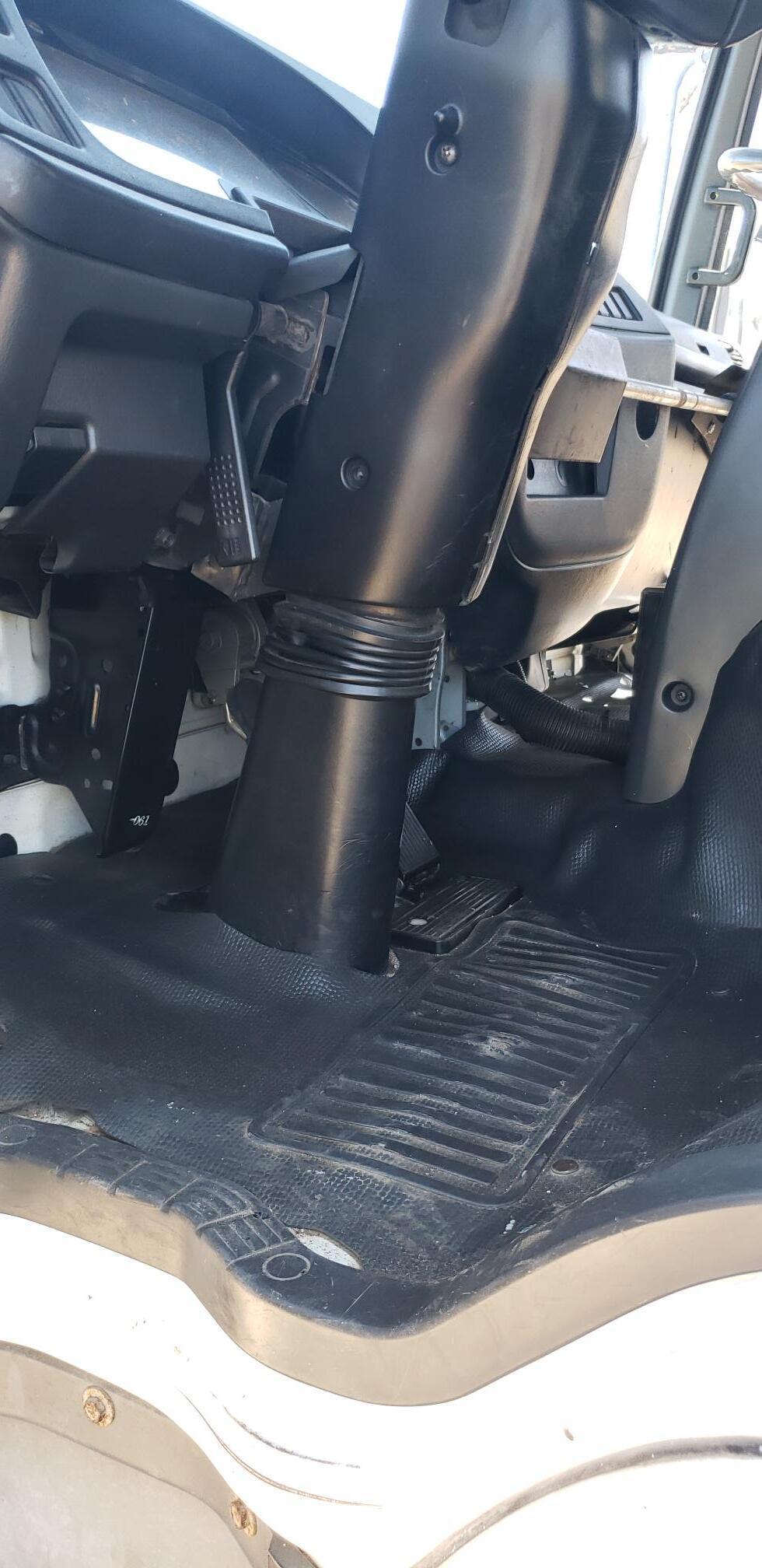 1999 GMC T7500 - Image 29