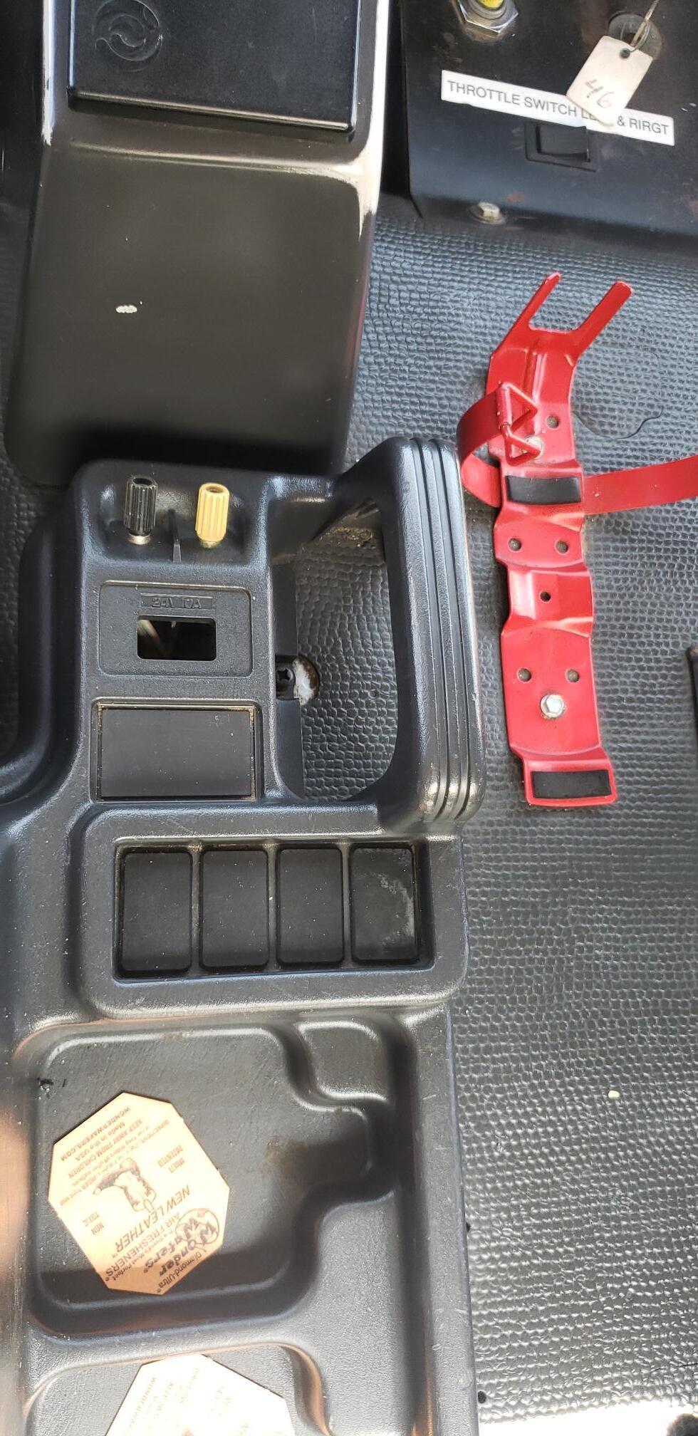 1999 GMC T7500 - Image 32