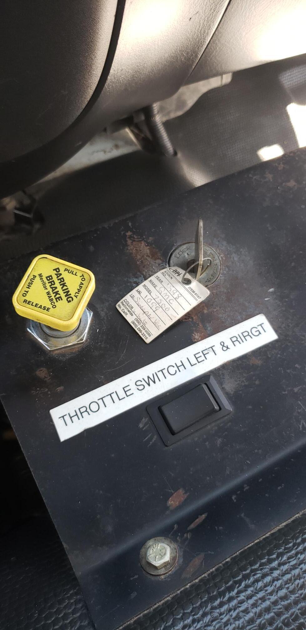 1999 GMC T7500 - Image 33