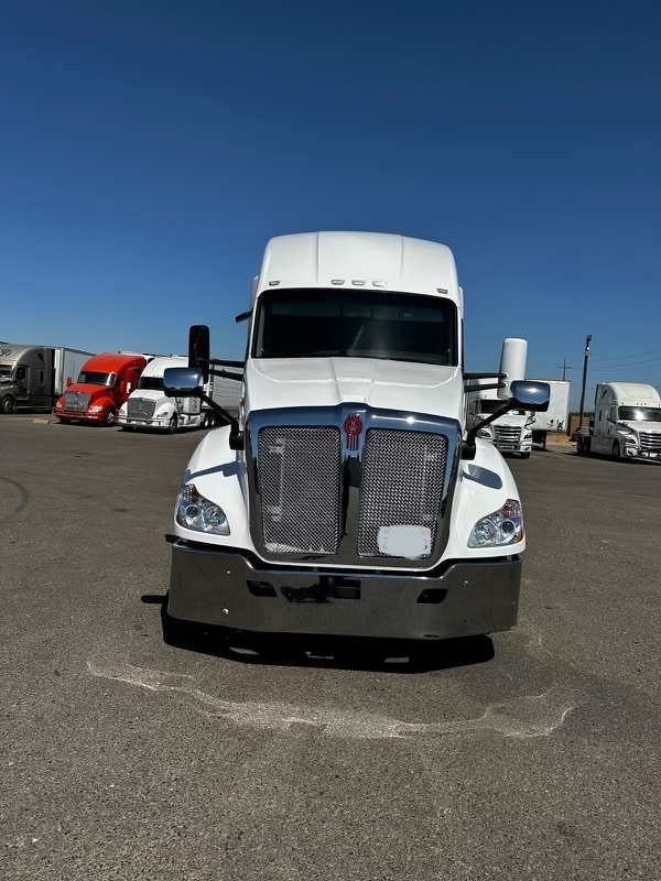 2021 KENWORTH T680 - view 3 of 7