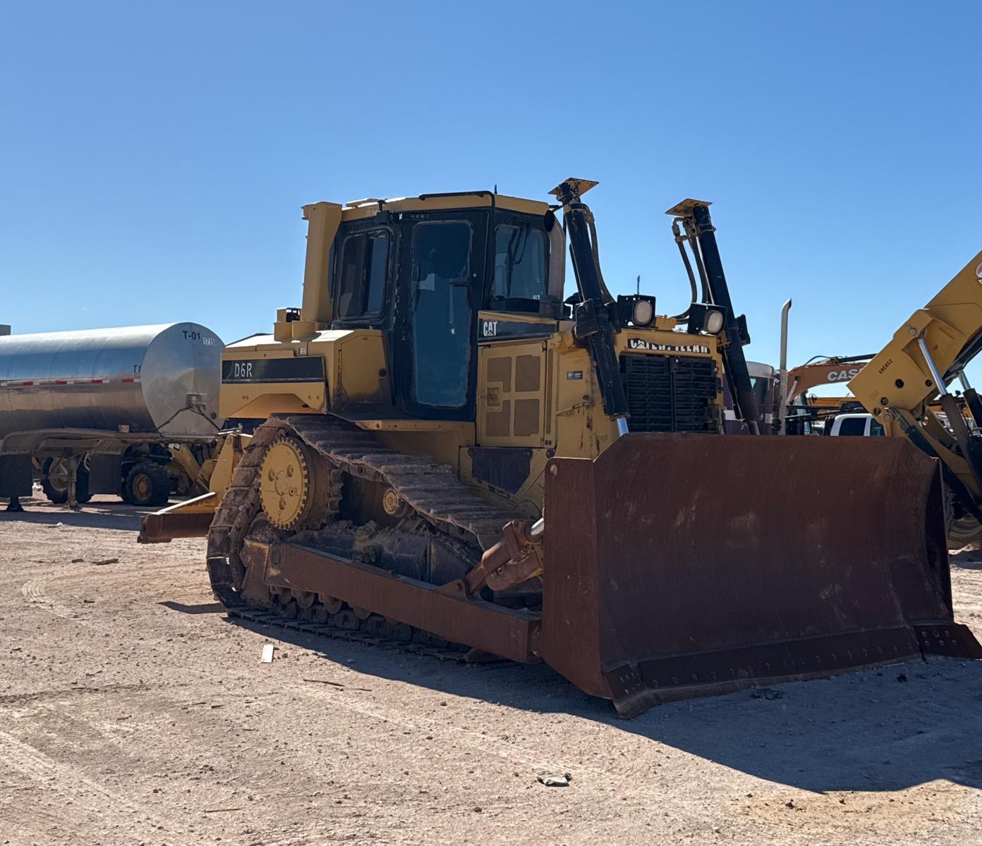 2009 CATERPILLAR D6R - view 2 of 8