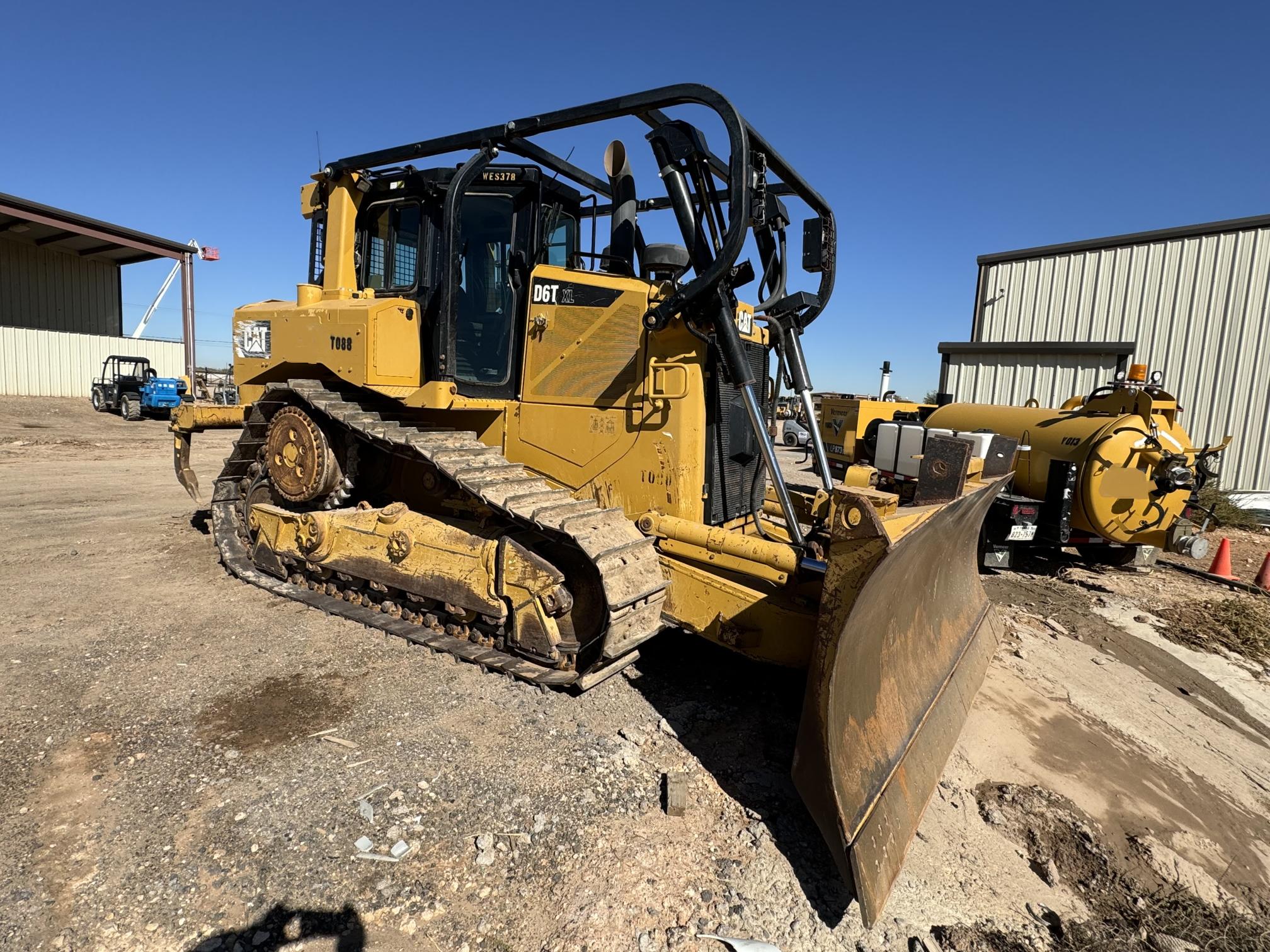 2015 CATERPILLAR D6T XL