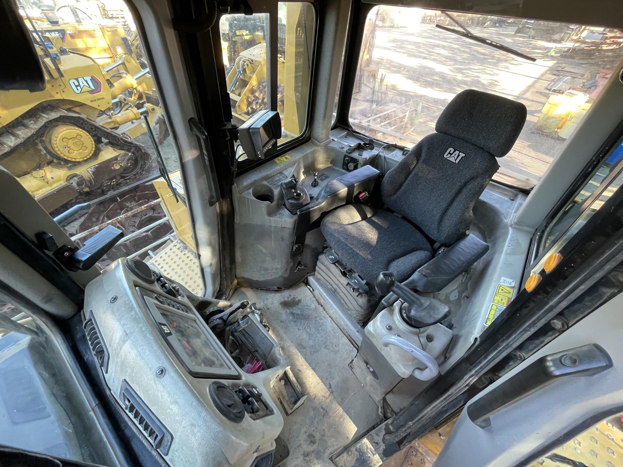 2014 CATERPILLAR D6T XW - view 7 of 8