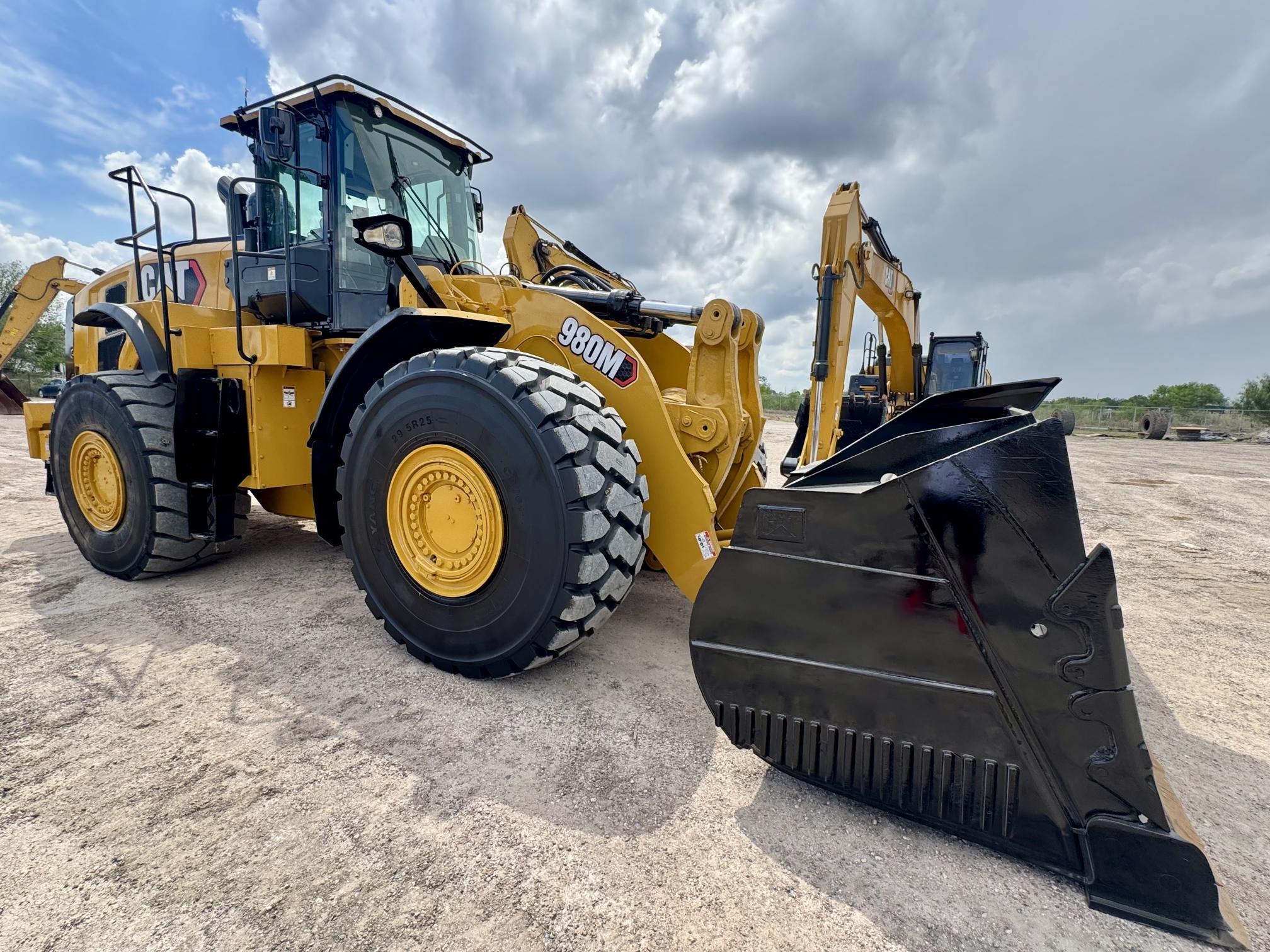 2018 CATERPILLAR 980M - view 3 of 15