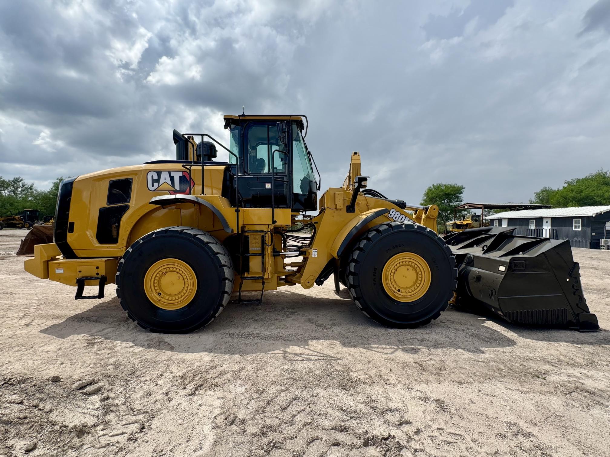 2018 CATERPILLAR 980M - view 2 of 15