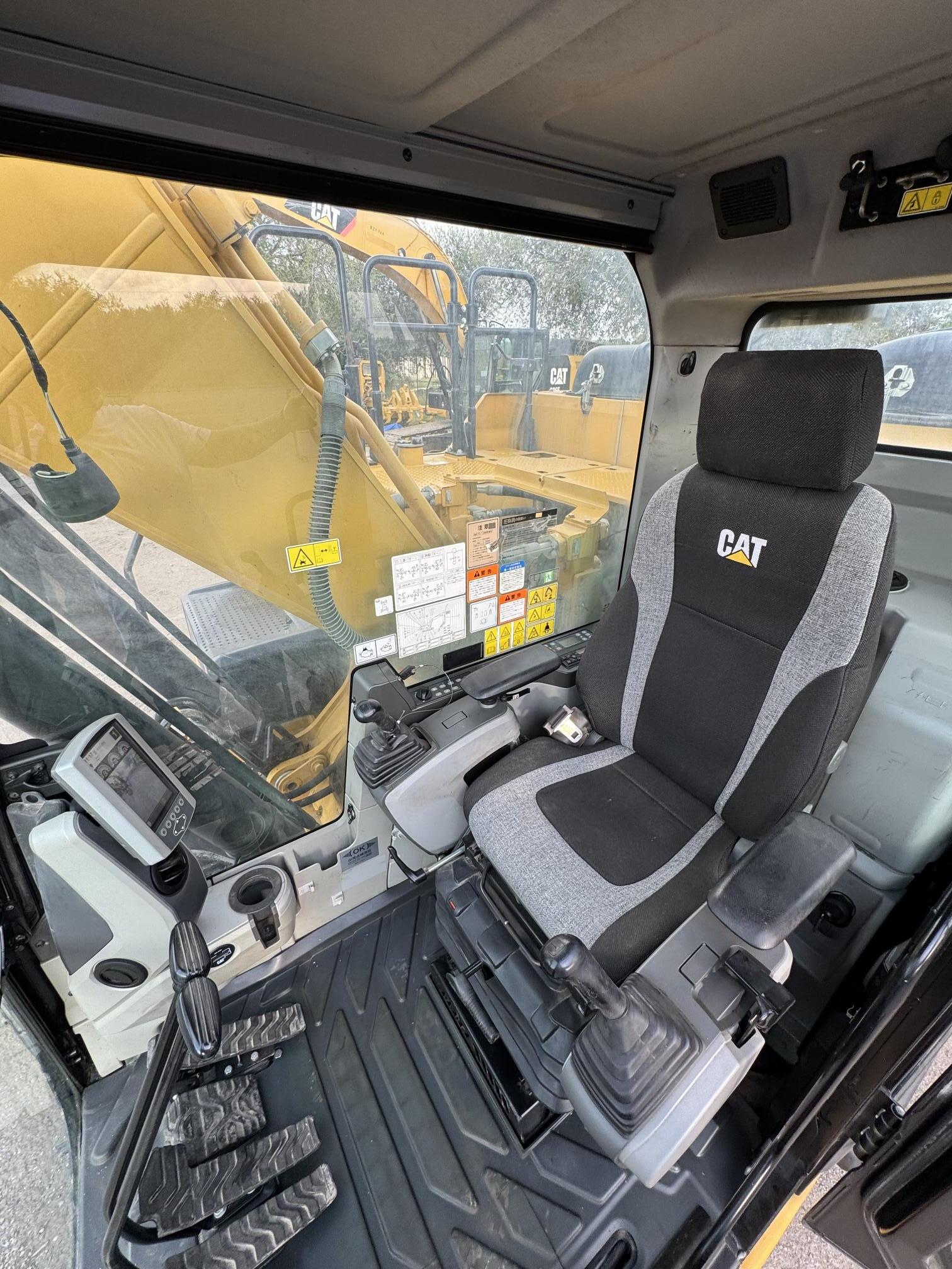 2017 CATERPILLAR 320 EL - view 7 of 8
