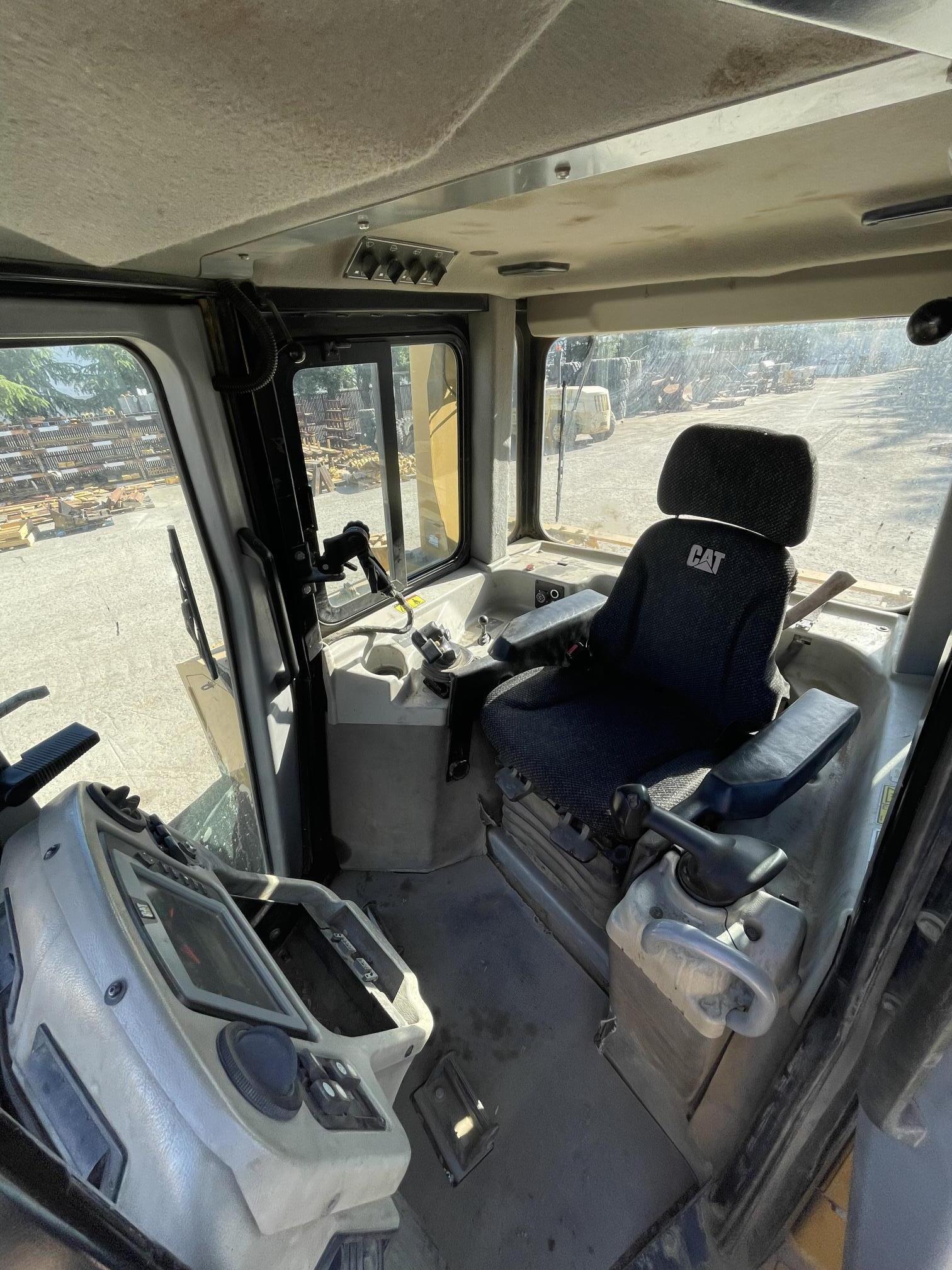 2012 CATERPILLAR D6T XL - view 7 of 7