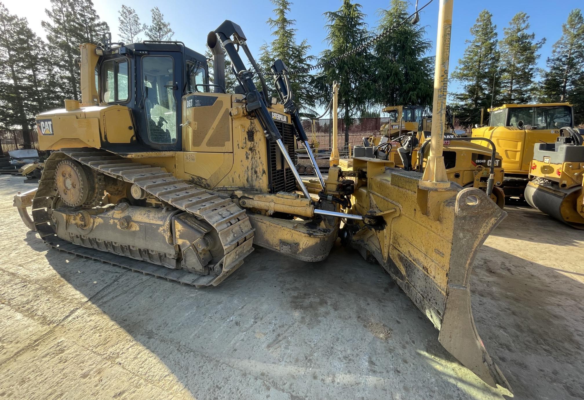 2012 CATERPILLAR D6T XL - view 3 of 7