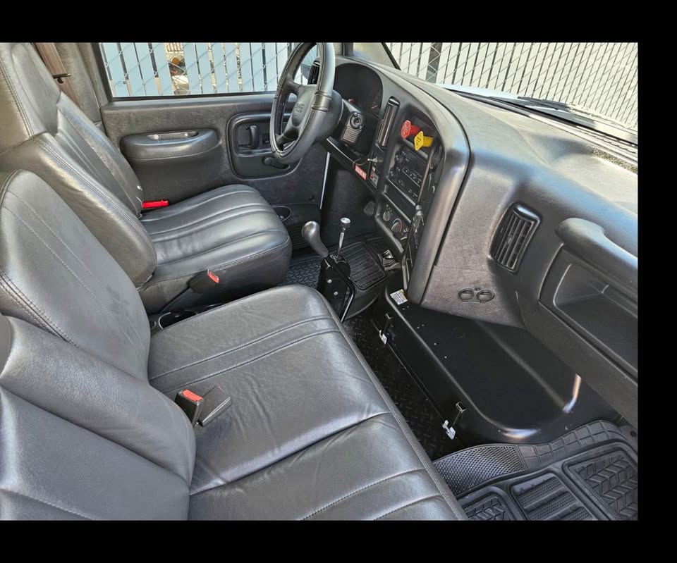 2008 GMC 7500 - view 5 of 5