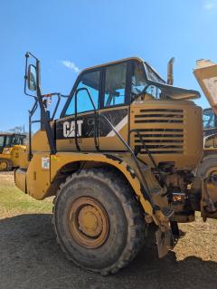 2012 CATERPILLAR 725 - Image 9