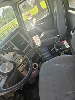 2012 MACK GU713 - Image 8