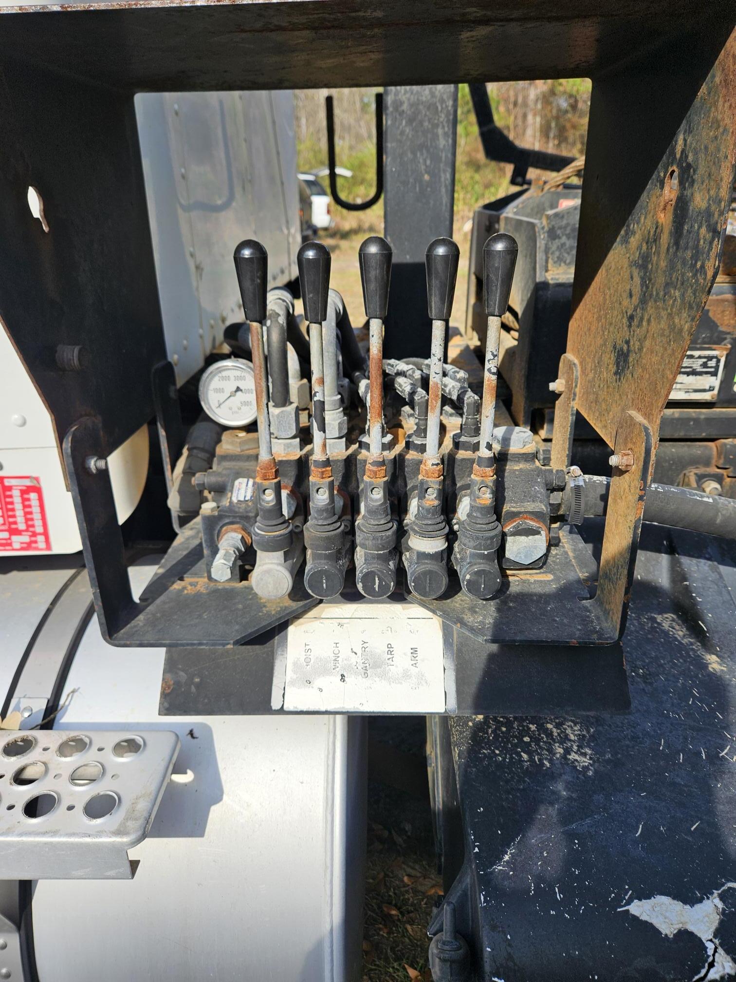 2016 KENWORTH T800 - Image 13