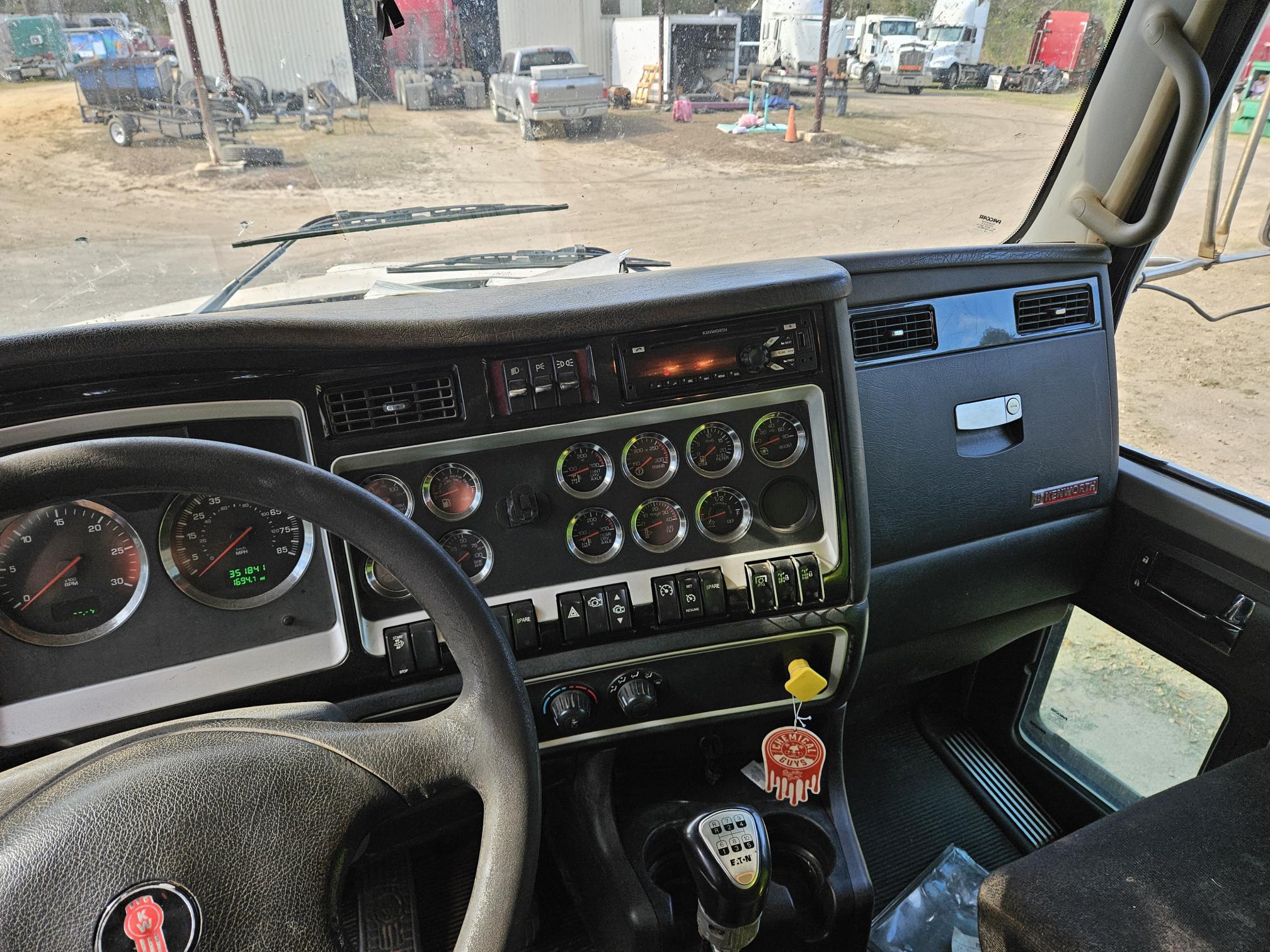 2016 KENWORTH T800 - view 16 of 23