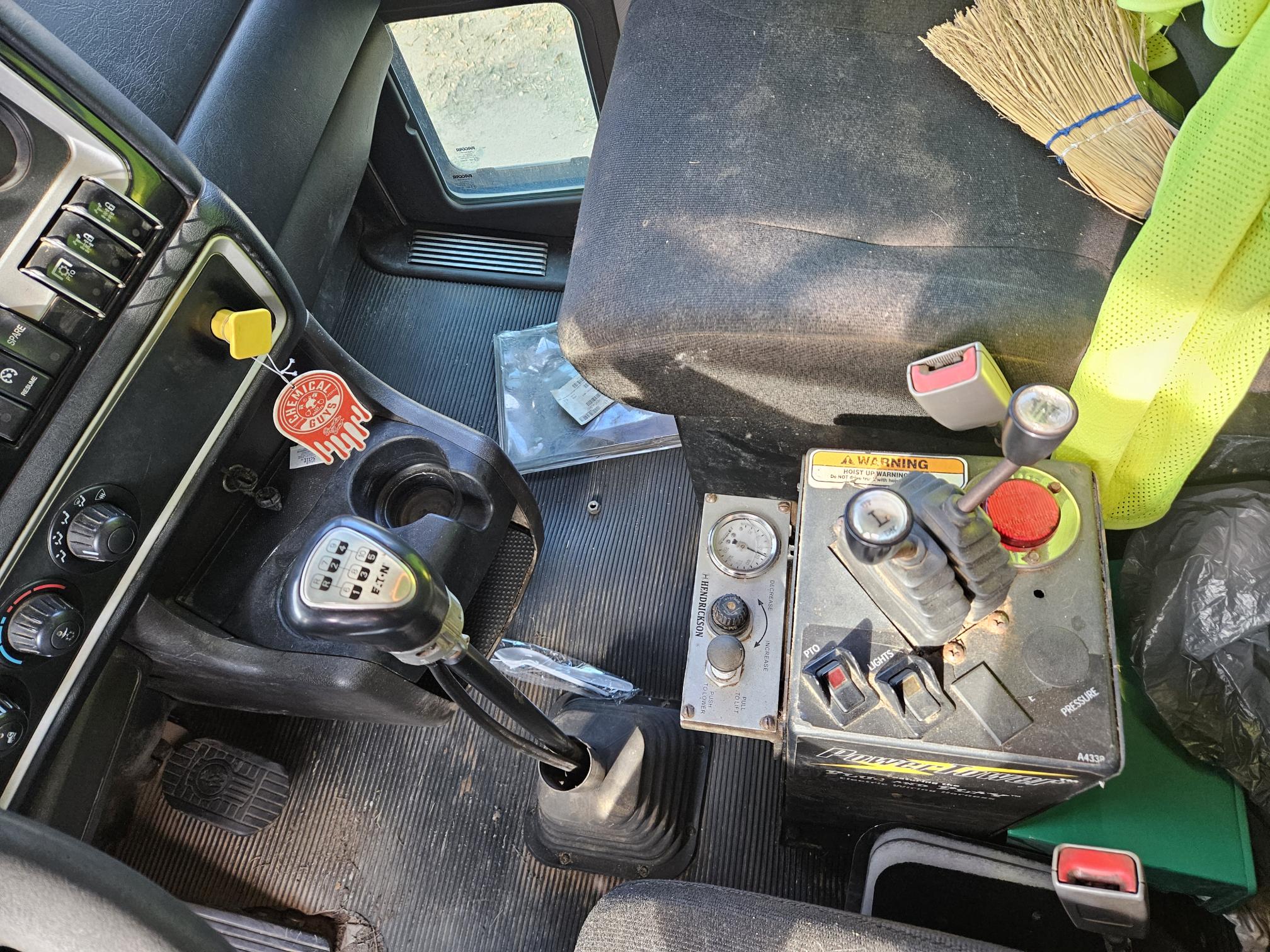 2016 KENWORTH T800 - Image 17