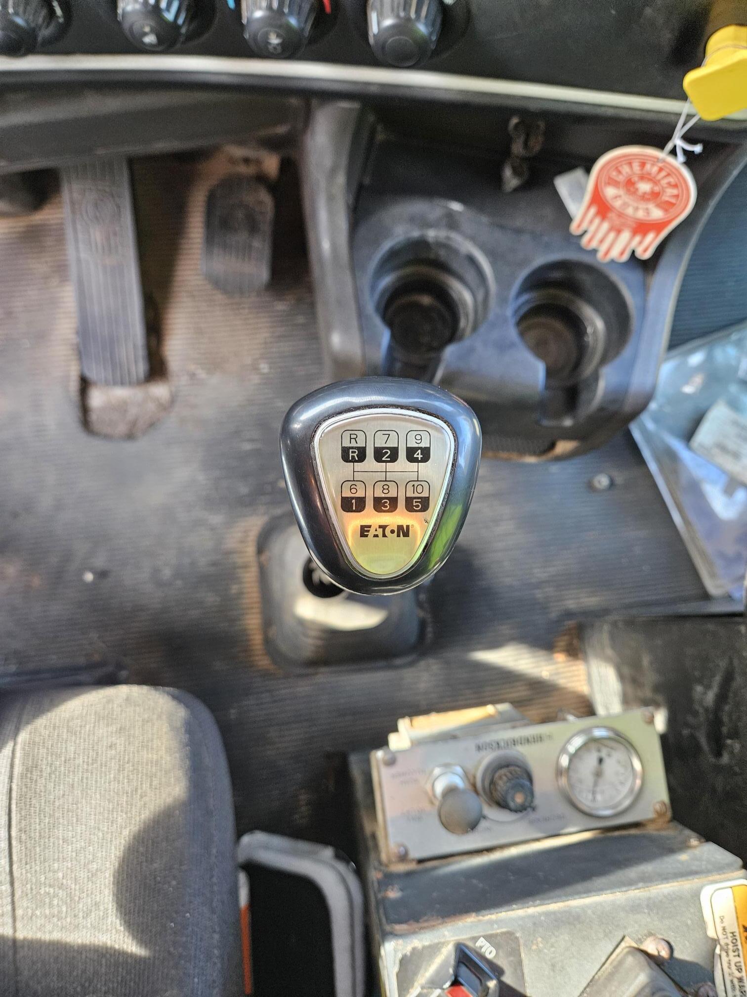 2016 KENWORTH T800 - Image 20