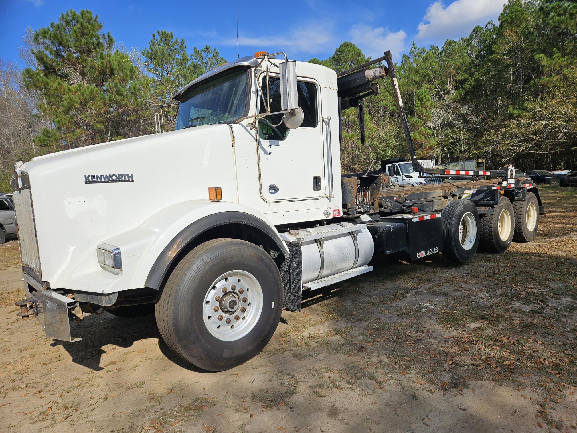 2016 KENWORTH T800 - view 2 of 23