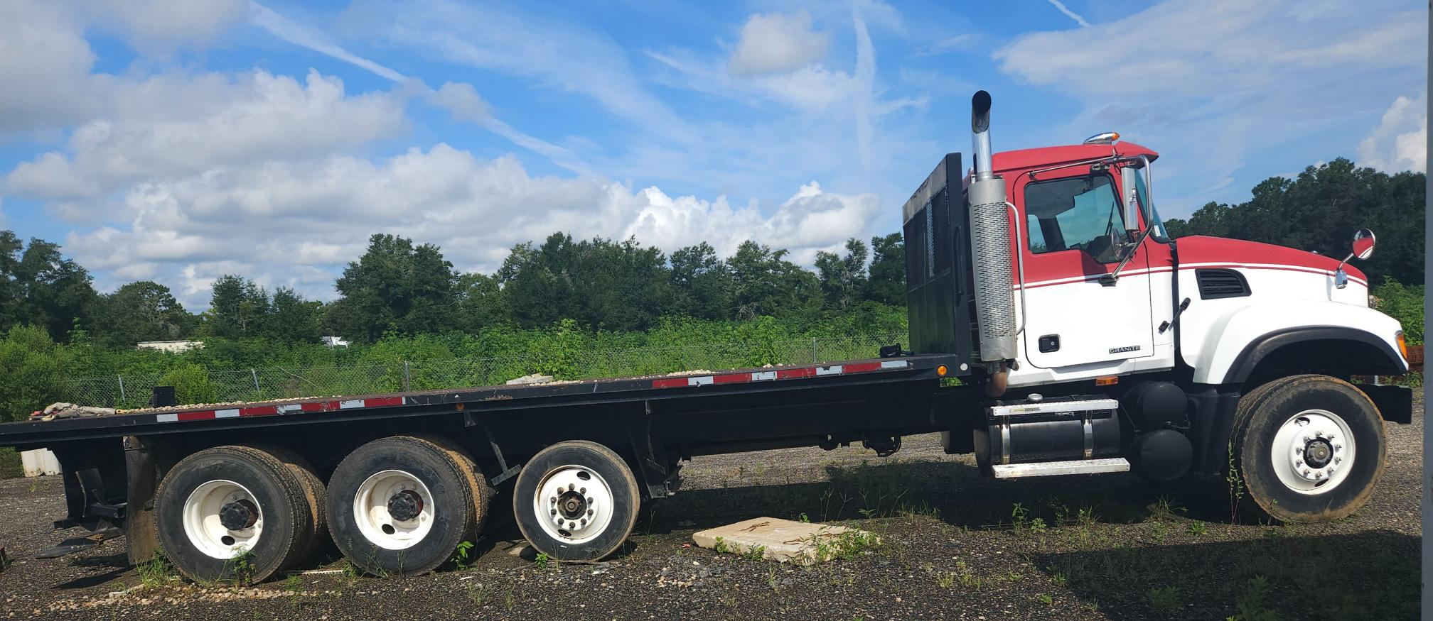 2005 MACK  Granite CV713 - view 2 of 14