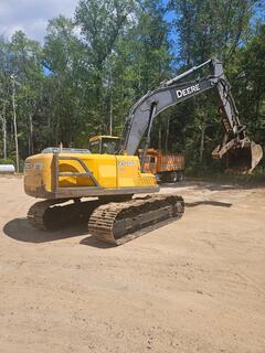 2010 DEERE 200D - Image 6