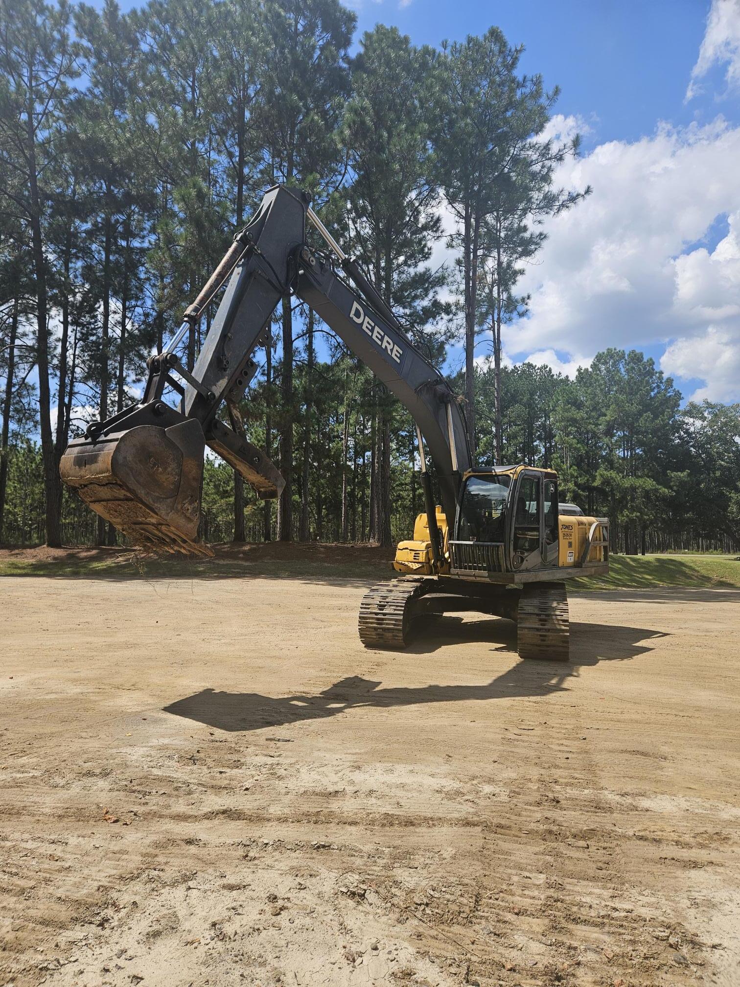 2010 DEERE 200D - view 9 of 21