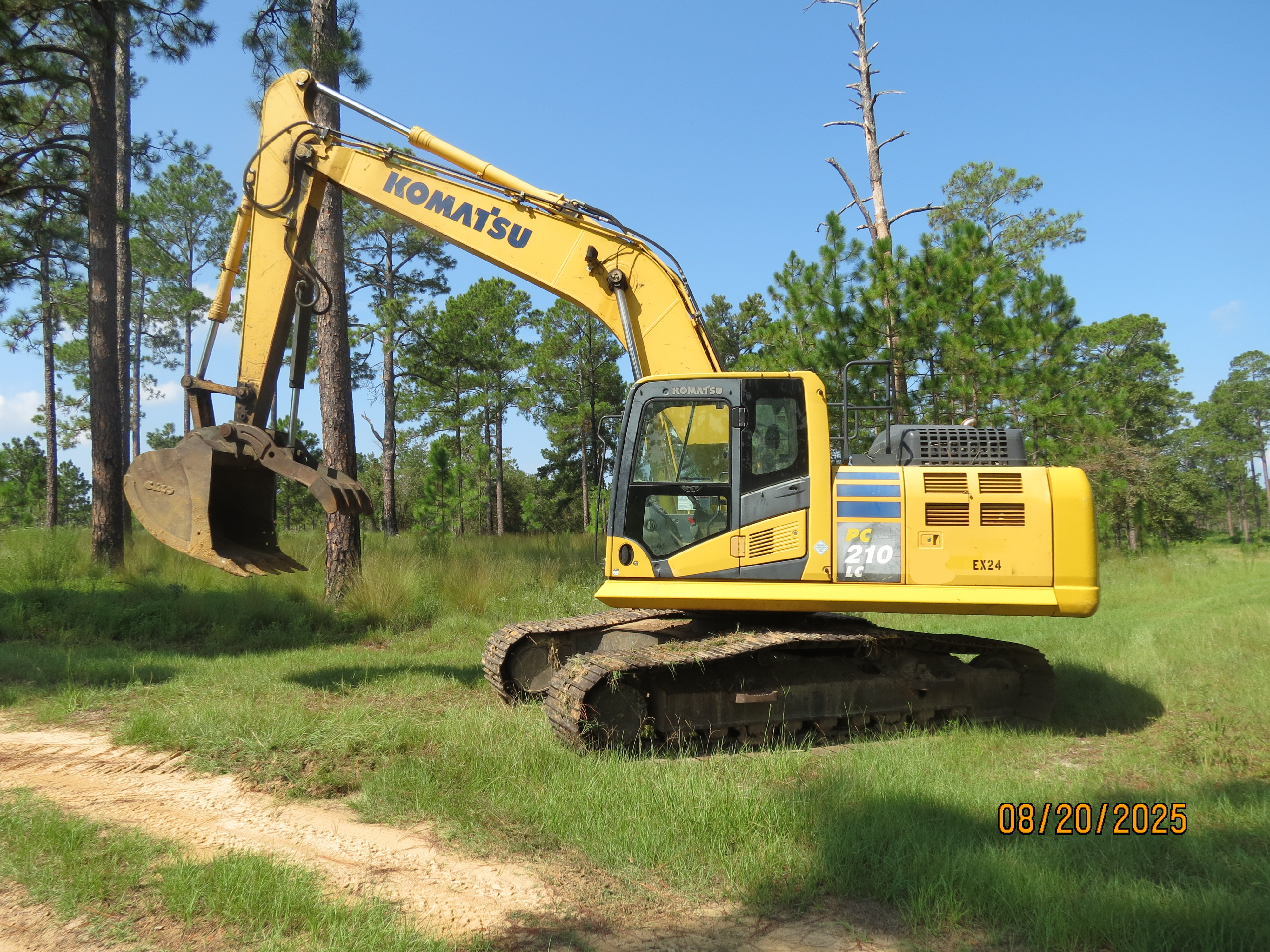 2016 KOMATSU PC210LC-11