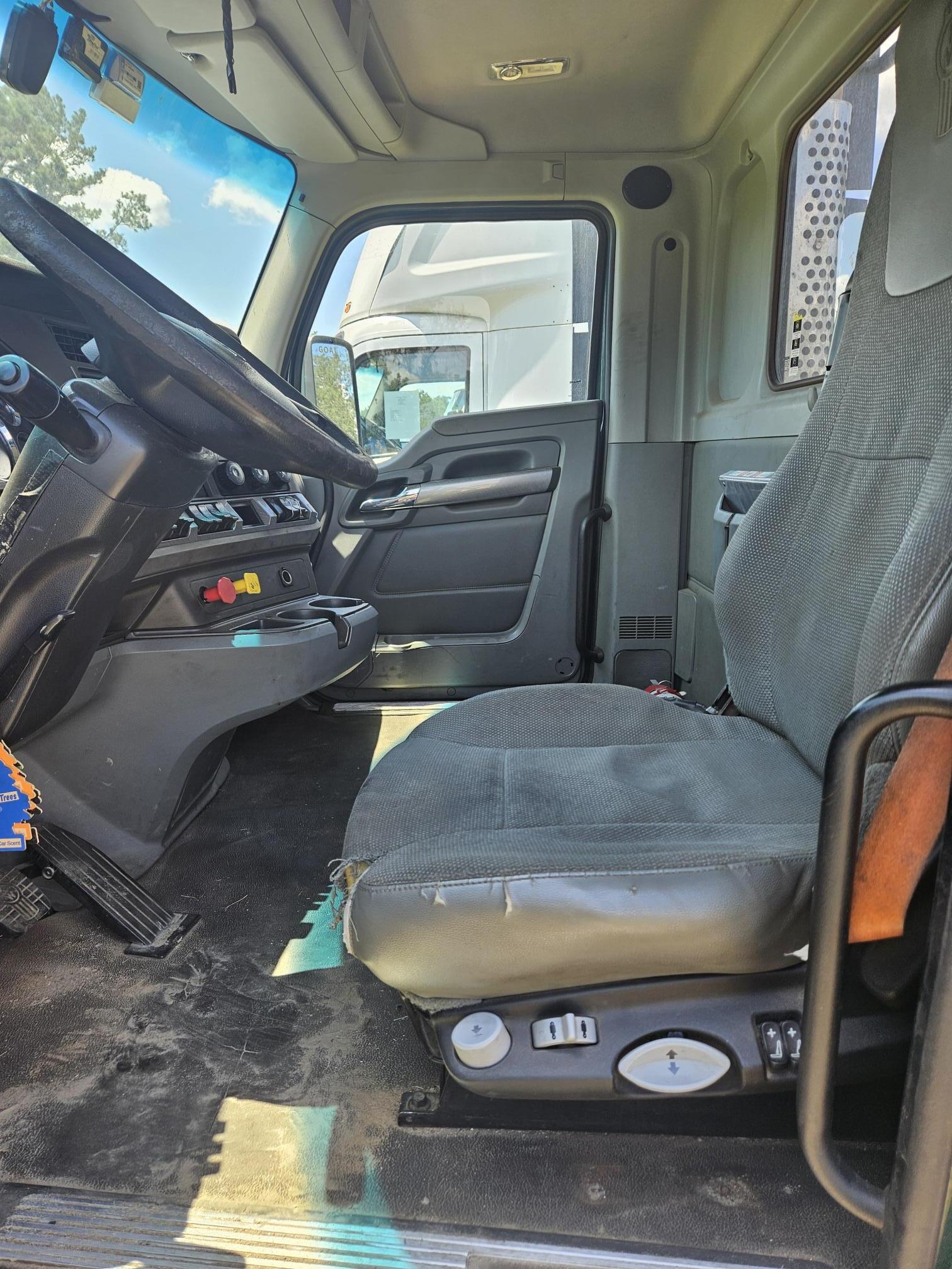 2019 KENWORTH T680 - view 7 of 17