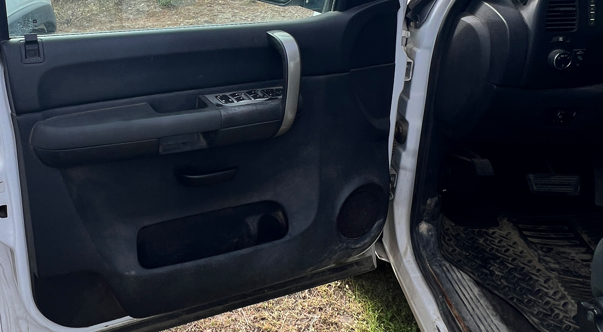 2009 CHEVROLET Silverado - view 11 of 38