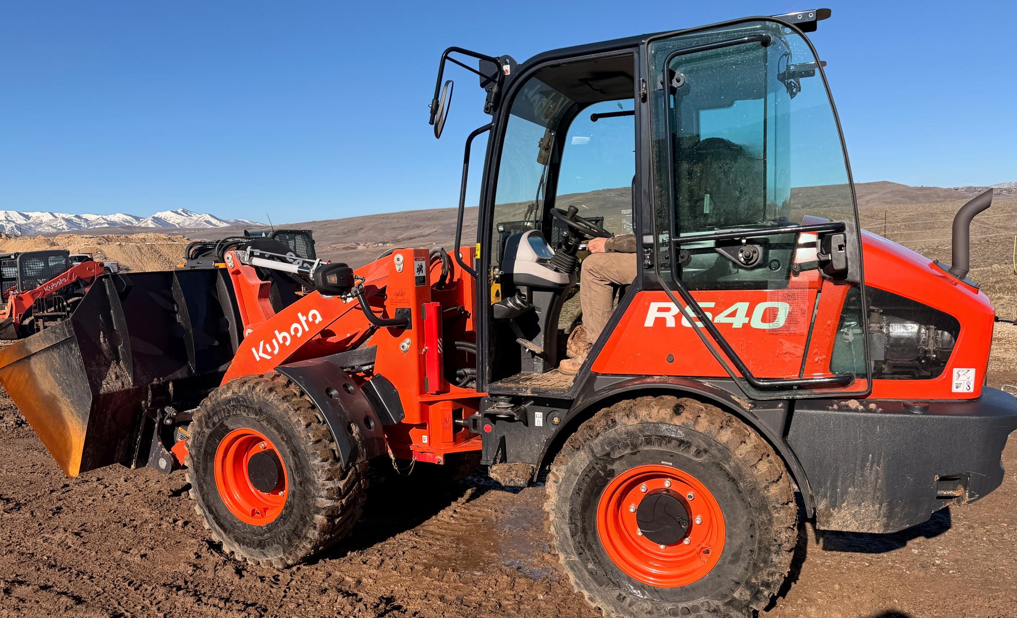 2024 KUBOTA r640 - view 2 of 20