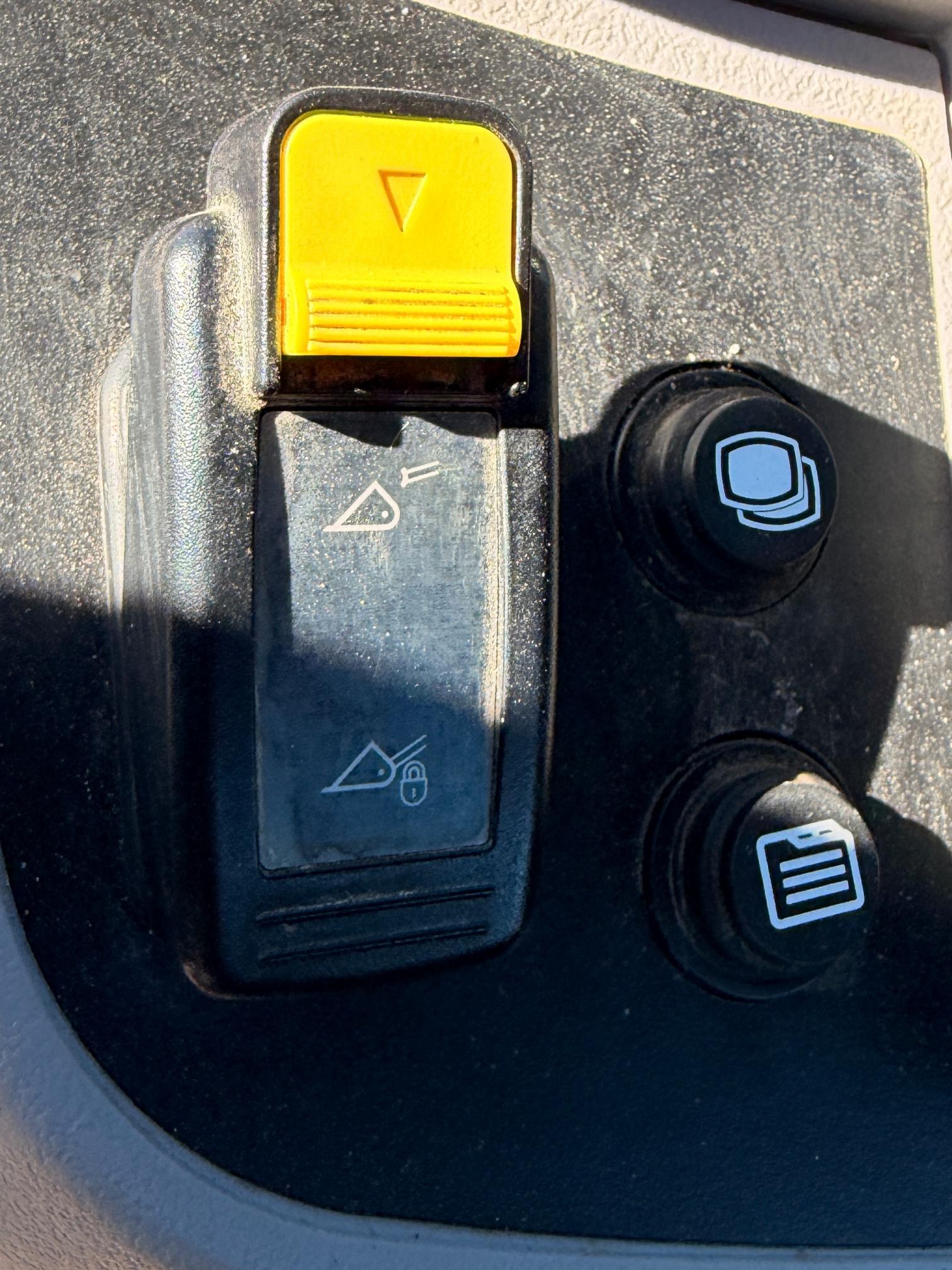 2024 KUBOTA r640 - view 19 of 20